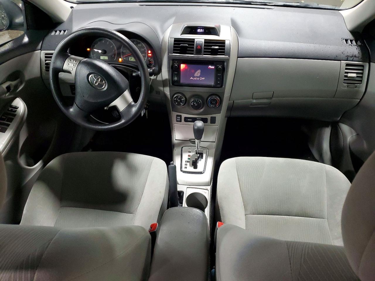 2013 Toyota Corolla Le Blue vin: 2T1BU4EE9DC124174