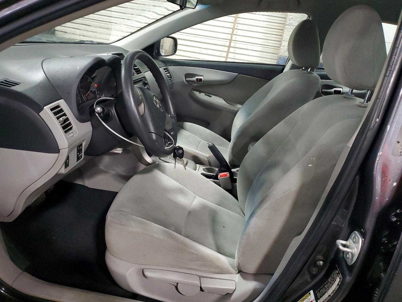 2013 Toyota Corolla Le Blue vin: 2T1BU4EE9DC124174