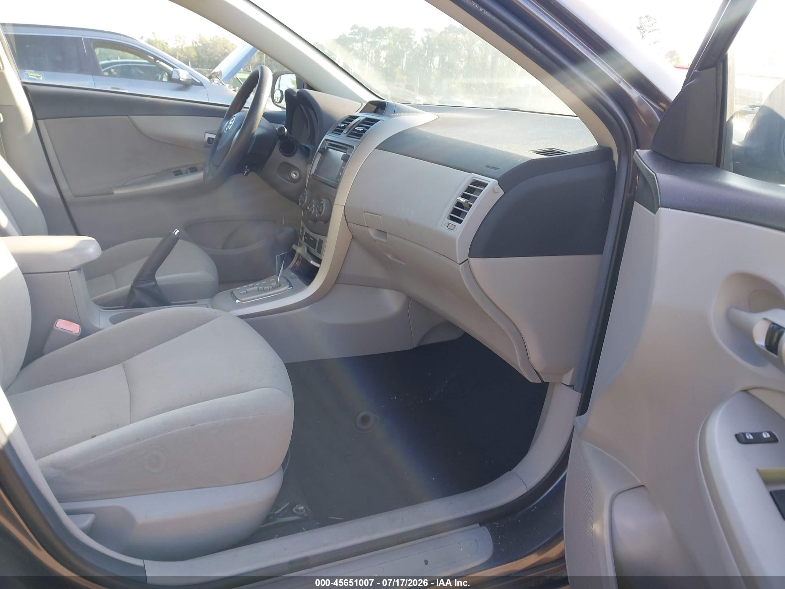 2013 Toyota Corolla Le Gray vin: 2T1BU4EE9DC124532