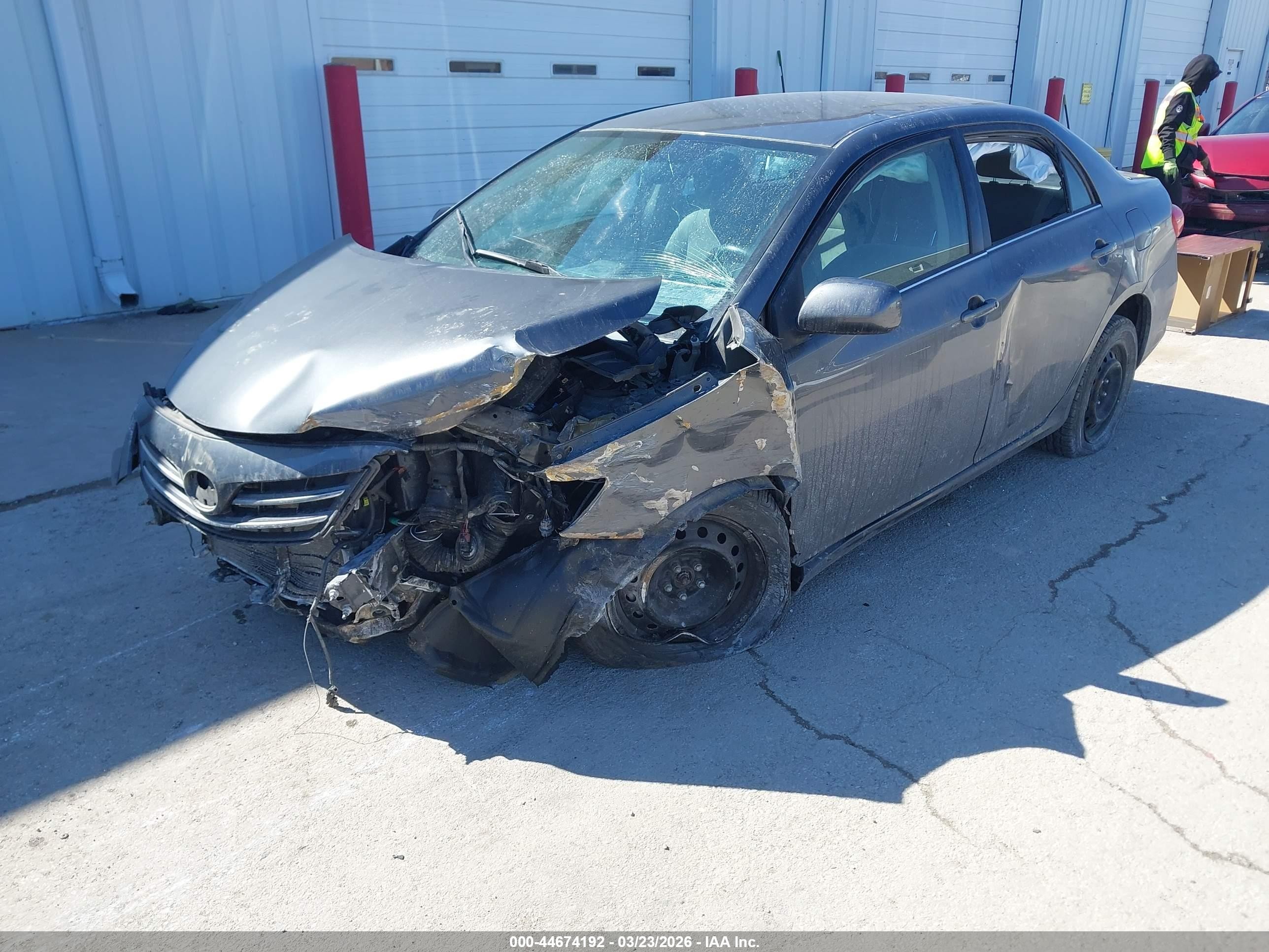 2013 Toyota Corolla Le Gray vin: 2T1BU4EE9DC942035