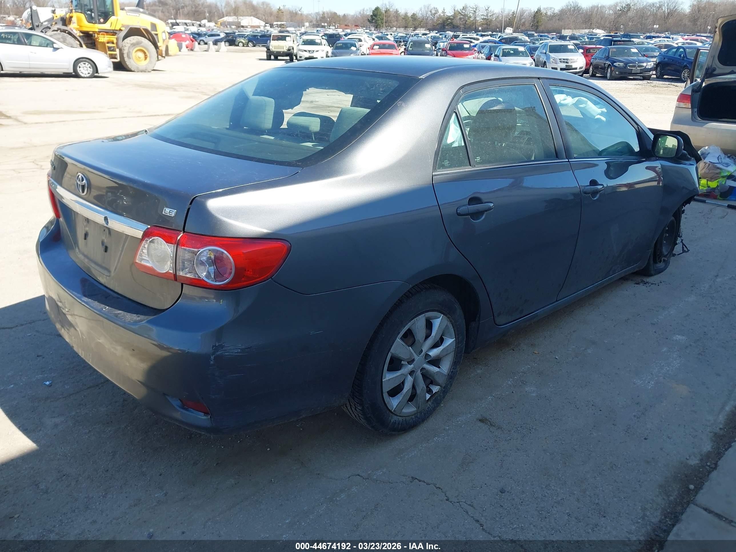 2013 Toyota Corolla Le Gray vin: 2T1BU4EE9DC942035