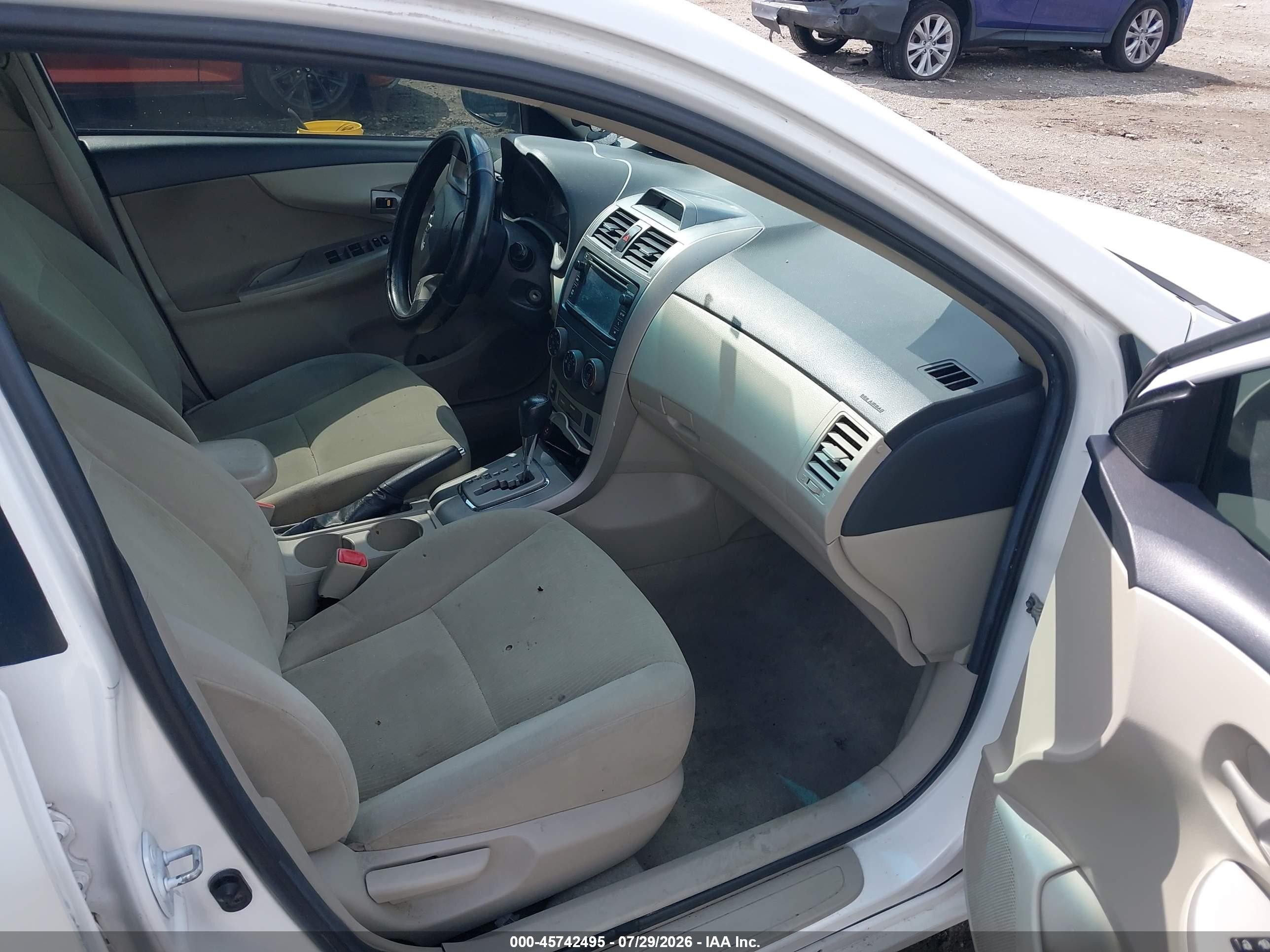 2013 Toyota Corolla Le White vin: 2T1BU4EE9DC946425