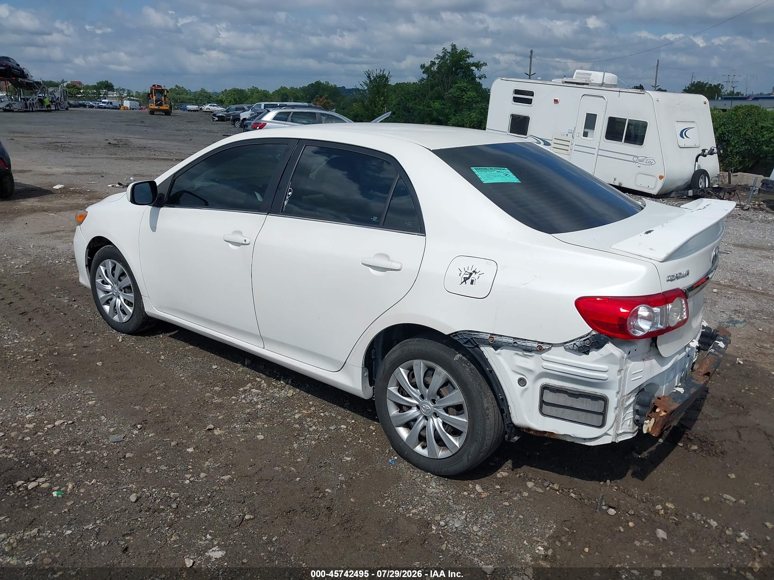 2013 Toyota Corolla Le White vin: 2T1BU4EE9DC946425