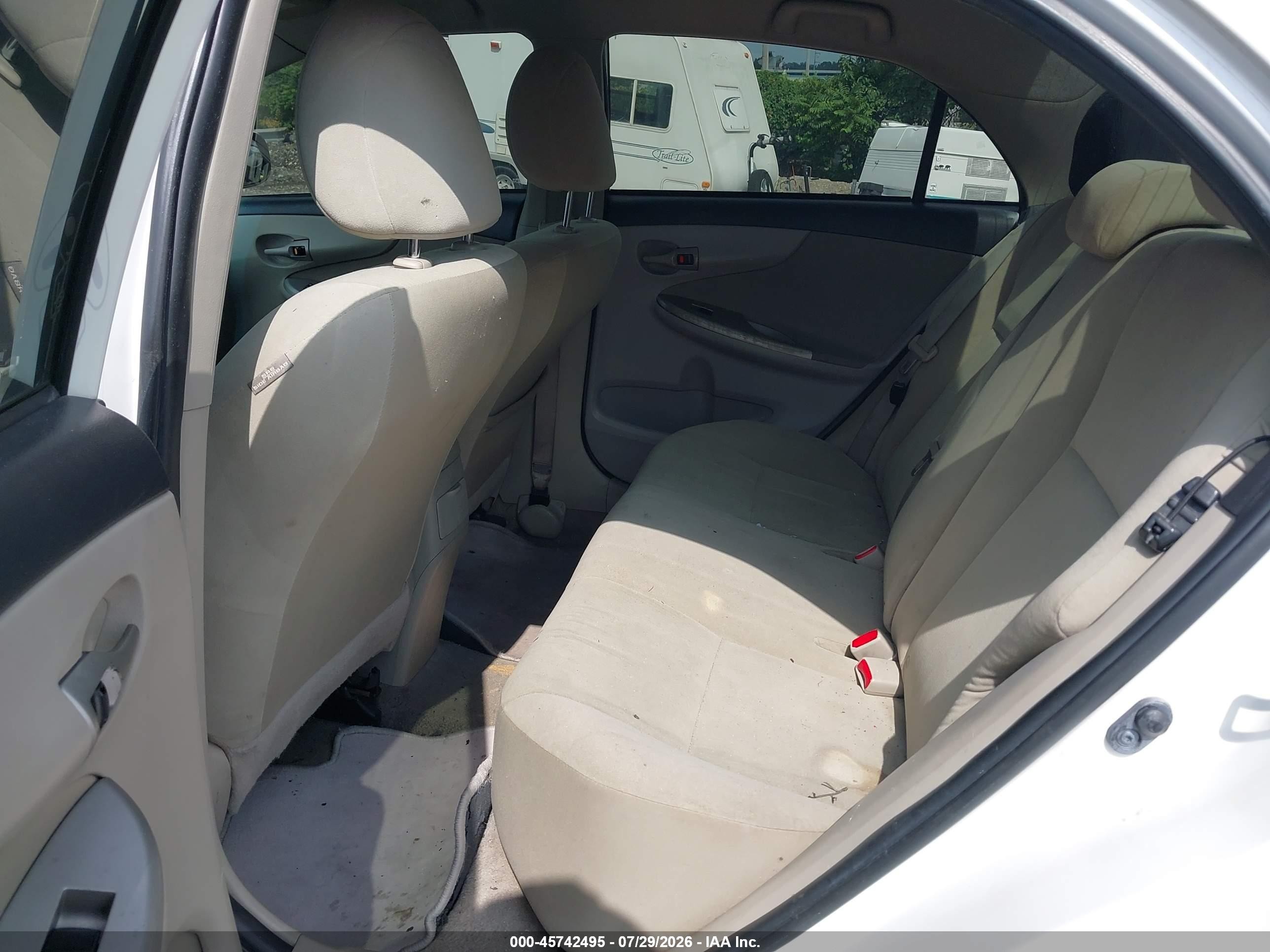 2013 Toyota Corolla Le White vin: 2T1BU4EE9DC946425