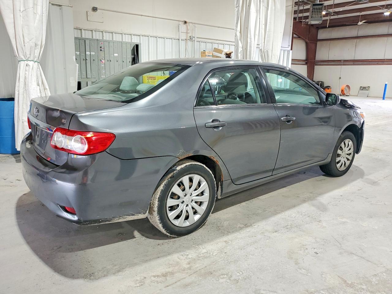 2013 Toyota Corolla Le Gray vin: 2T1BU4EE9DC954377