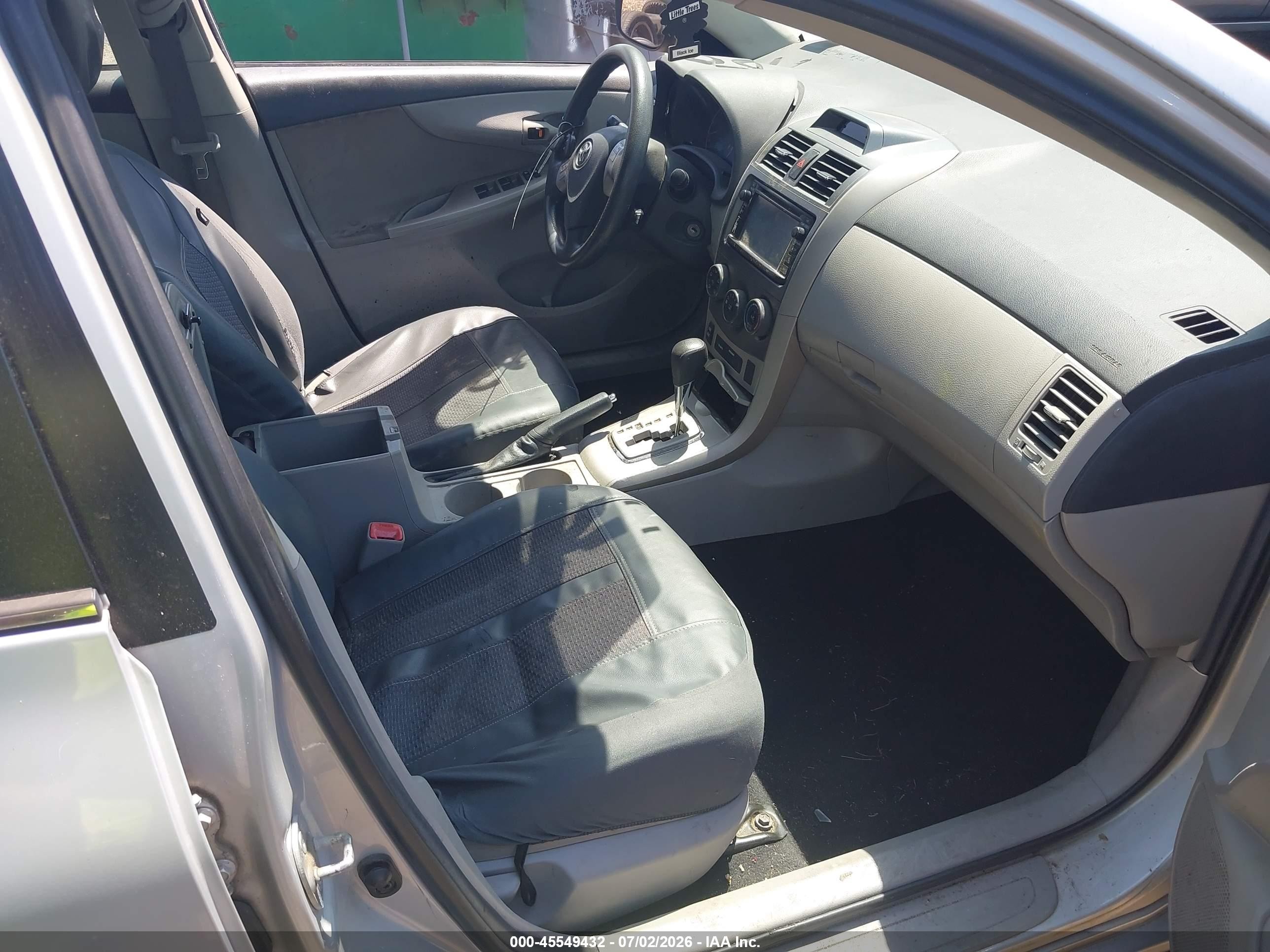 2013 Toyota Corolla Le Silver vin: 2T1BU4EE9DC969266