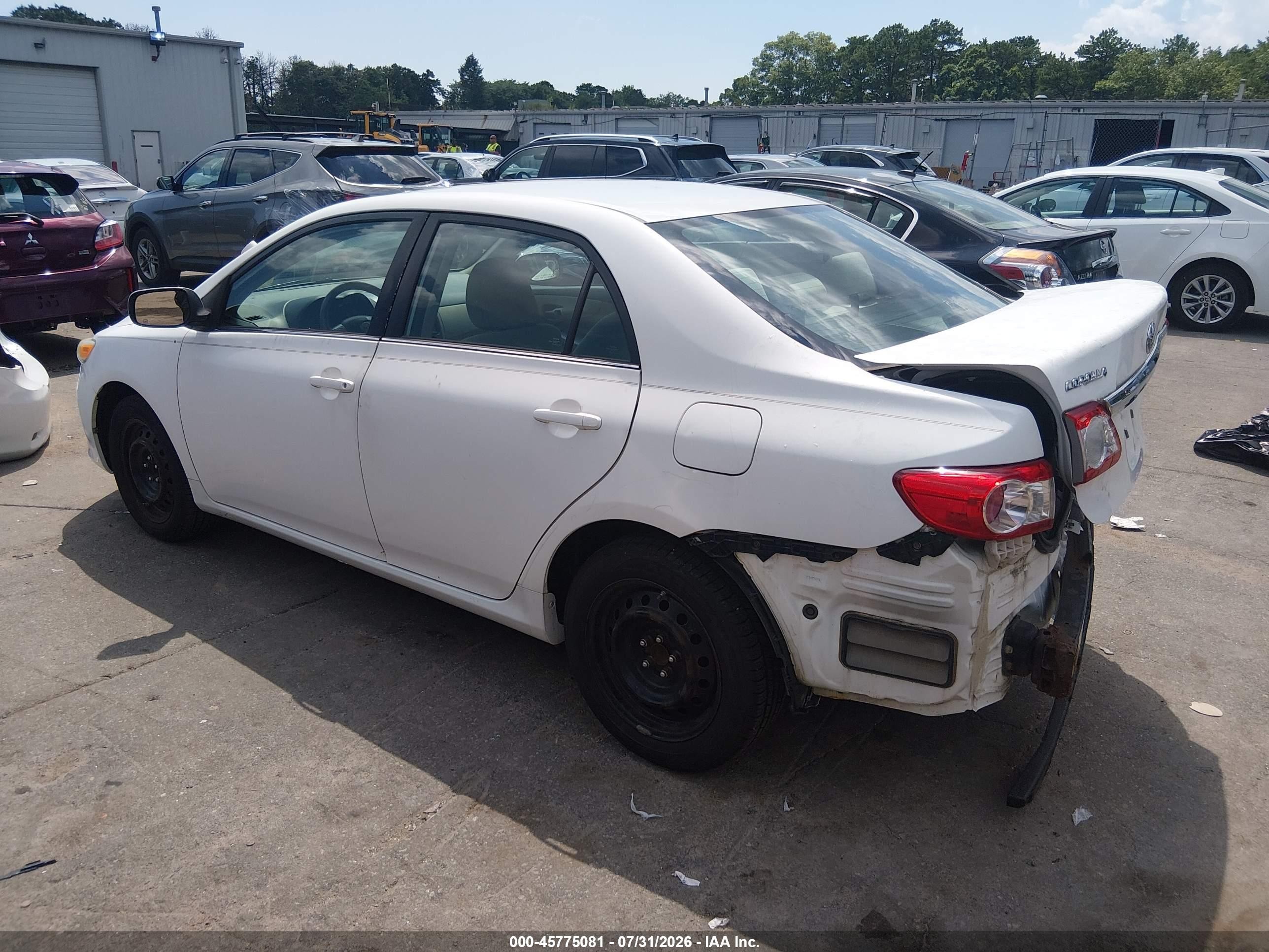 2013 Toyota Corolla Le White vin: 2T1BU4EE9DC969414