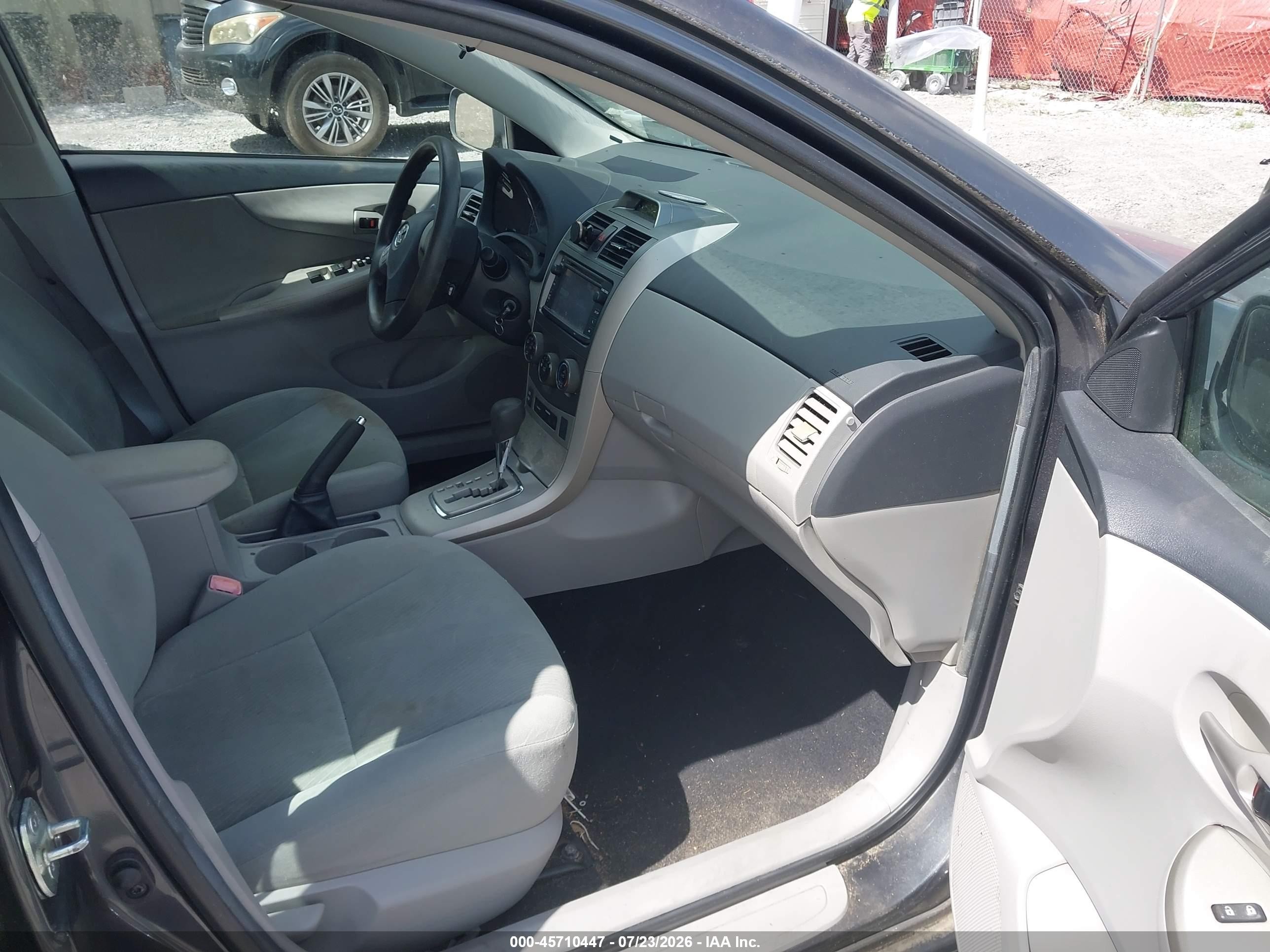 2013 Toyota Corolla Le Серый vin: 2T1BU4EE9DC976668