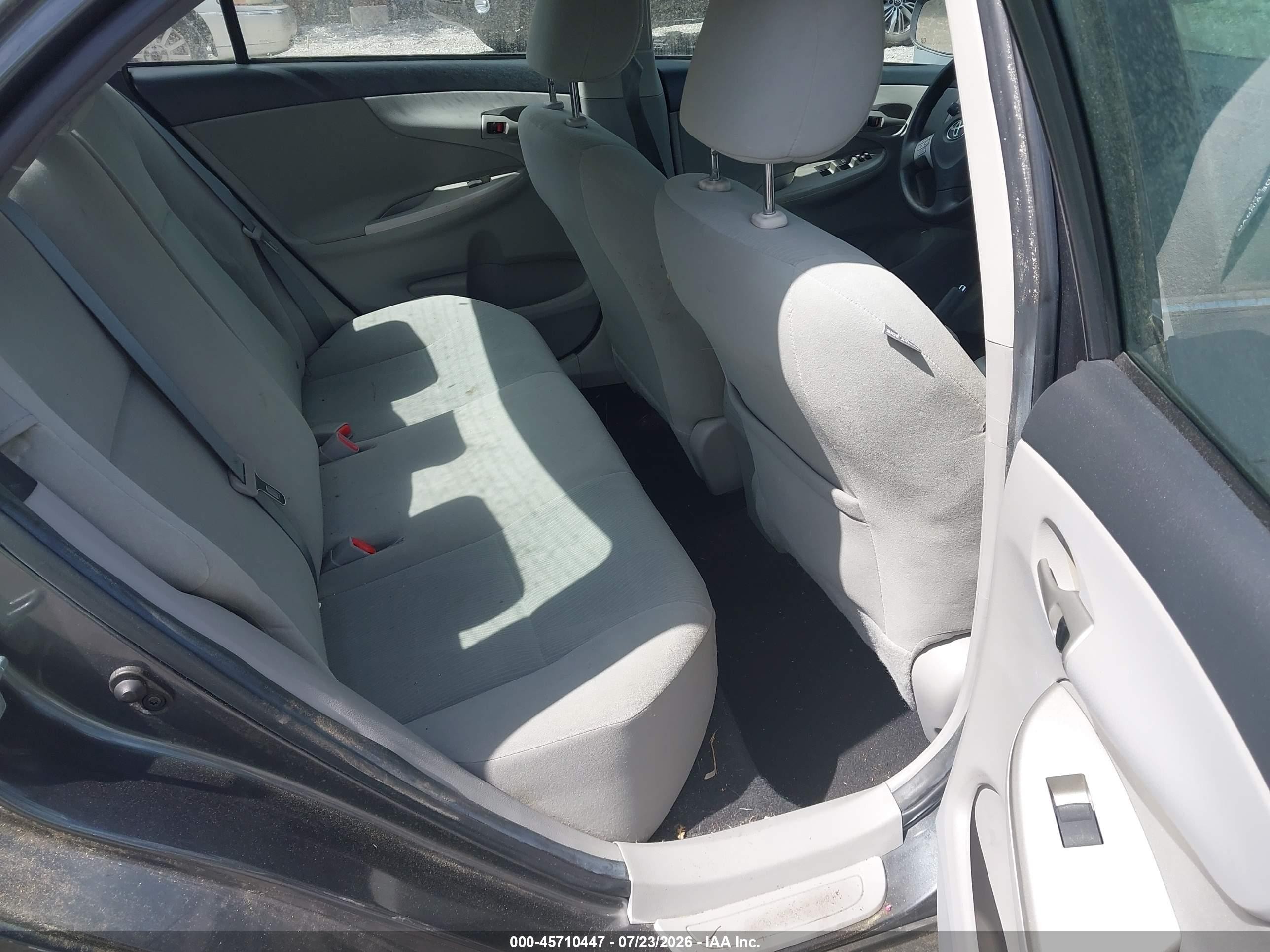 2013 Toyota Corolla Le Серый vin: 2T1BU4EE9DC976668