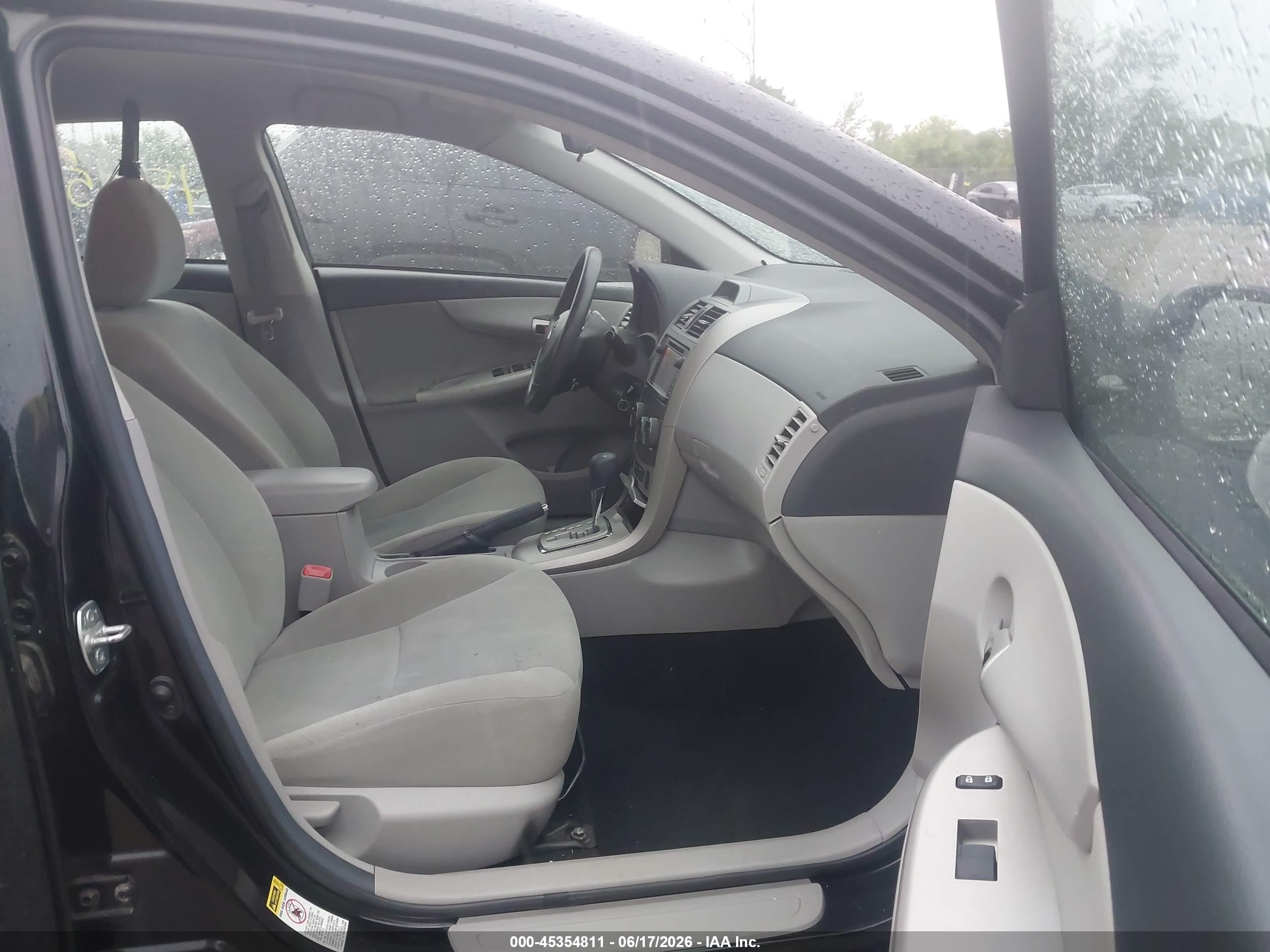 2013 Toyota Corolla Le Black vin: 2T1BU4EE9DC981885