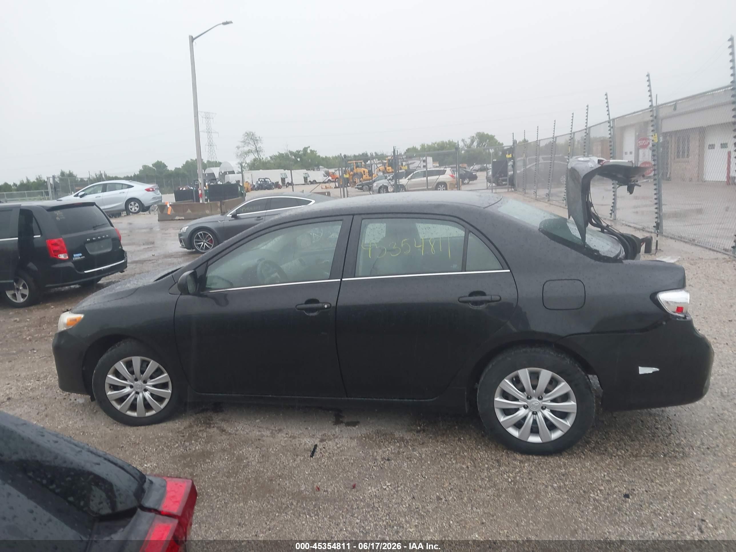 2013 Toyota Corolla Le Black vin: 2T1BU4EE9DC981885
