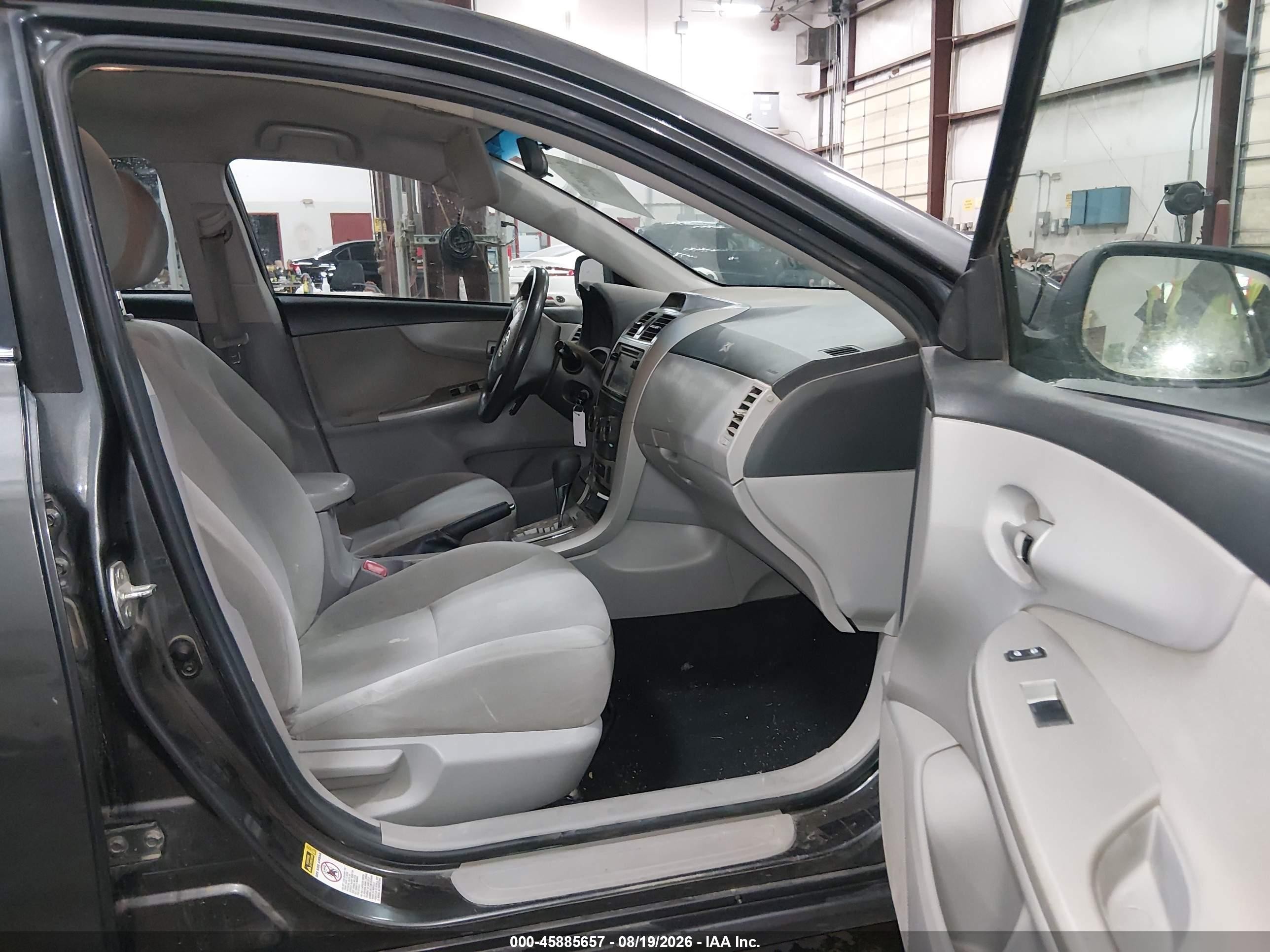 2013 Toyota Corolla Le Gray vin: 2T1BU4EE9DC984222