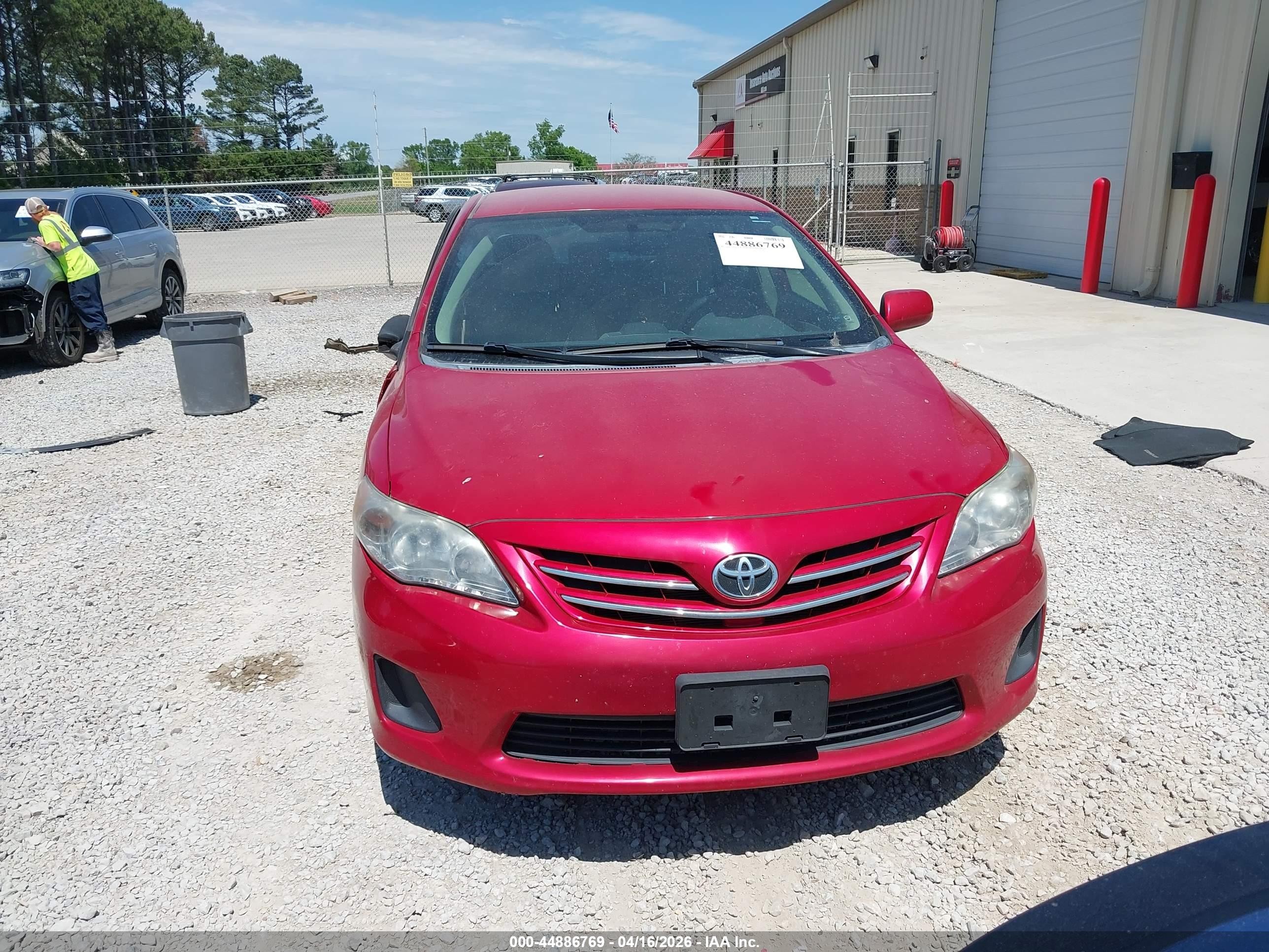 2013 Toyota Corolla Le Red vin: 2T1BU4EE9DC994300