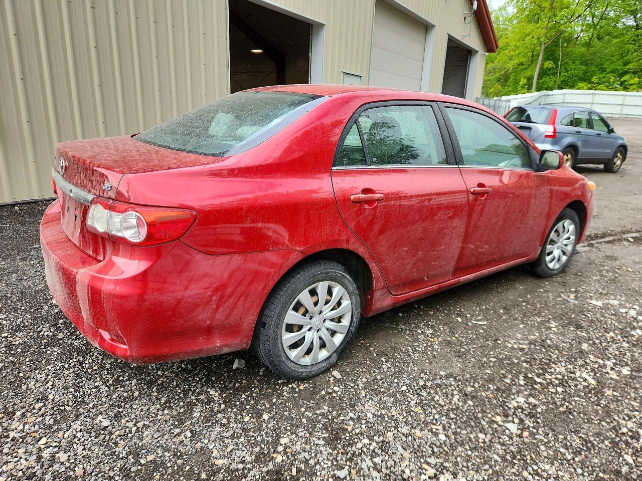 2013 Toyota Corolla Le Red vin: 2T1BU4EE9DC996774