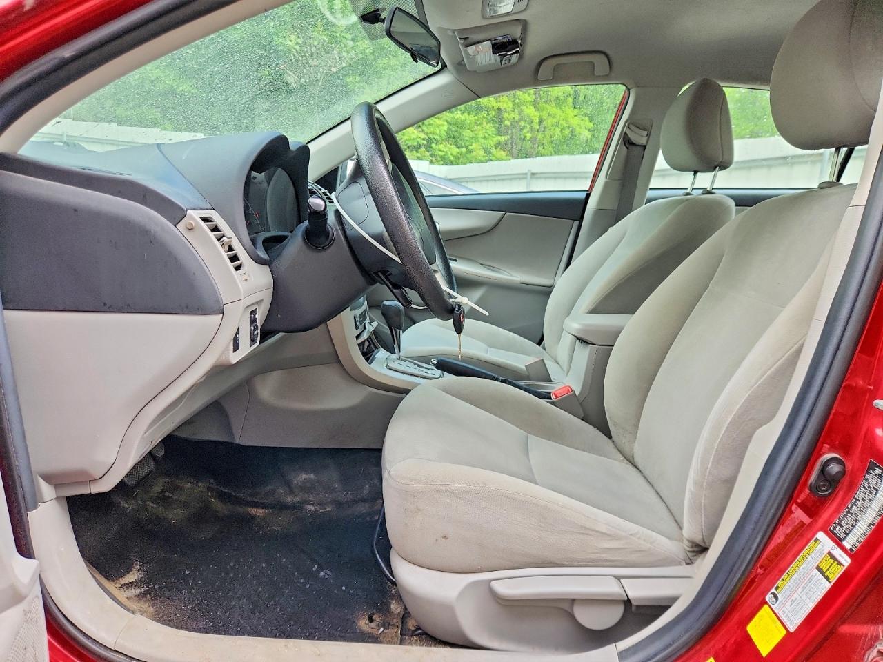 2013 Toyota Corolla Le Red vin: 2T1BU4EE9DC996774
