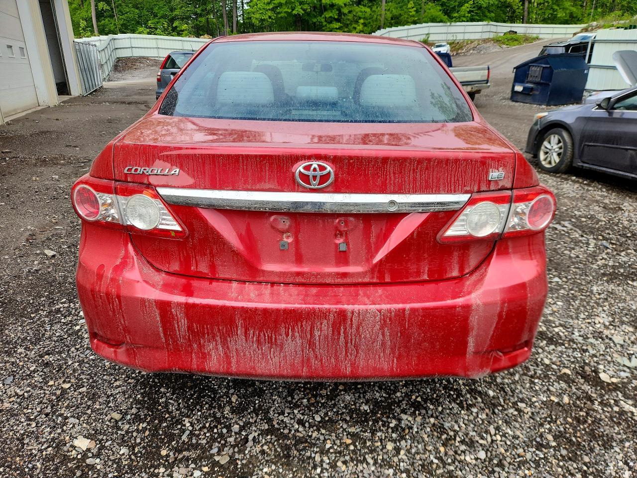 2013 Toyota Corolla Le Red vin: 2T1BU4EE9DC996774
