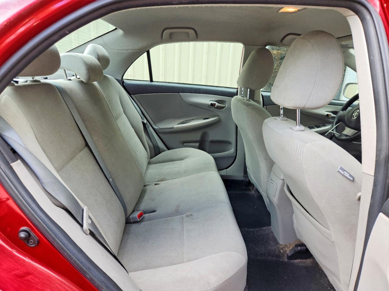 2013 Toyota Corolla Le Red vin: 2T1BU4EE9DC996774