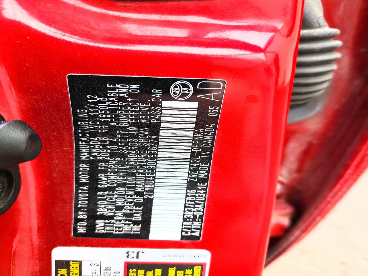 2013 Toyota Corolla Le Red vin: 2T1BU4EE9DC996774