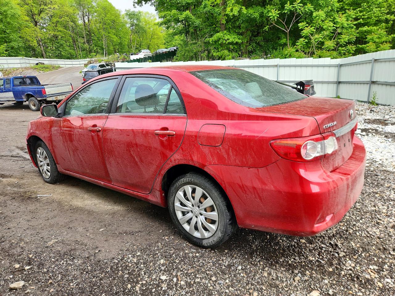 2013 Toyota Corolla Le Red vin: 2T1BU4EE9DC996774