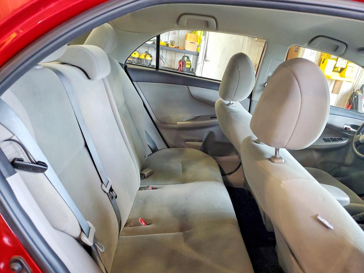 2013 Toyota Corolla Le Red vin: 2T1BU4EE9DC998024