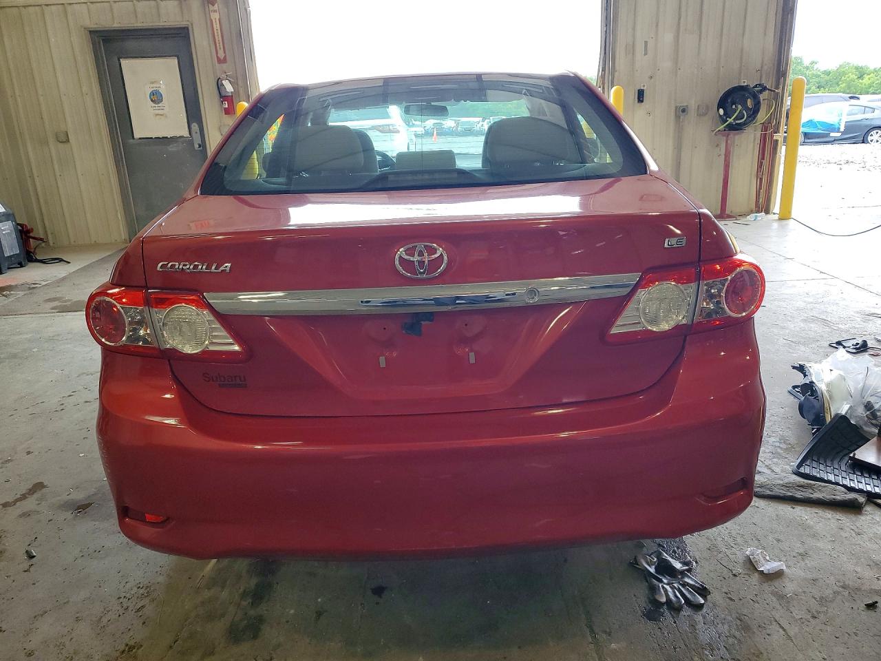 2013 Toyota Corolla Le Red vin: 2T1BU4EE9DC998024