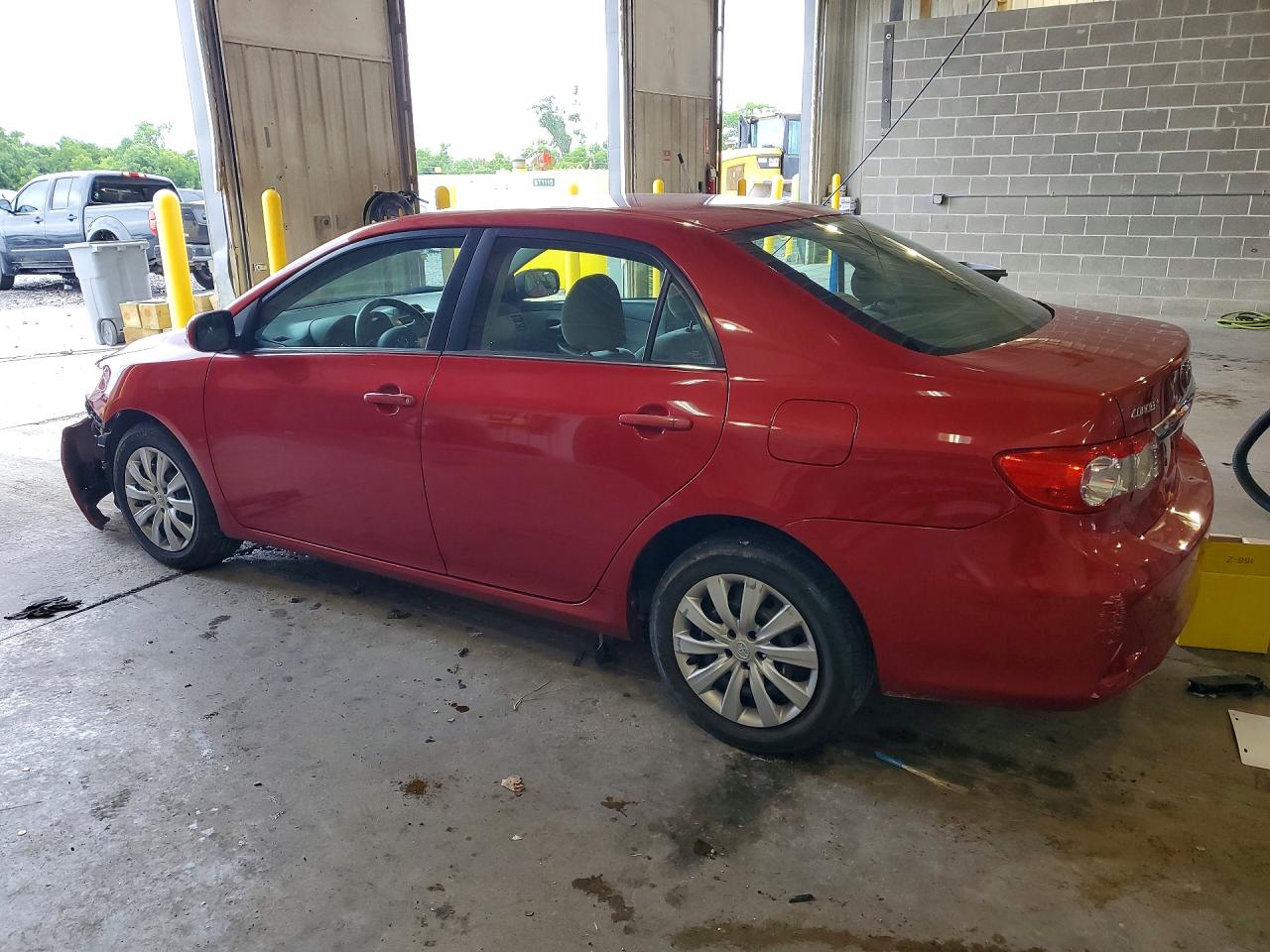 2013 Toyota Corolla Le Red vin: 2T1BU4EE9DC998024