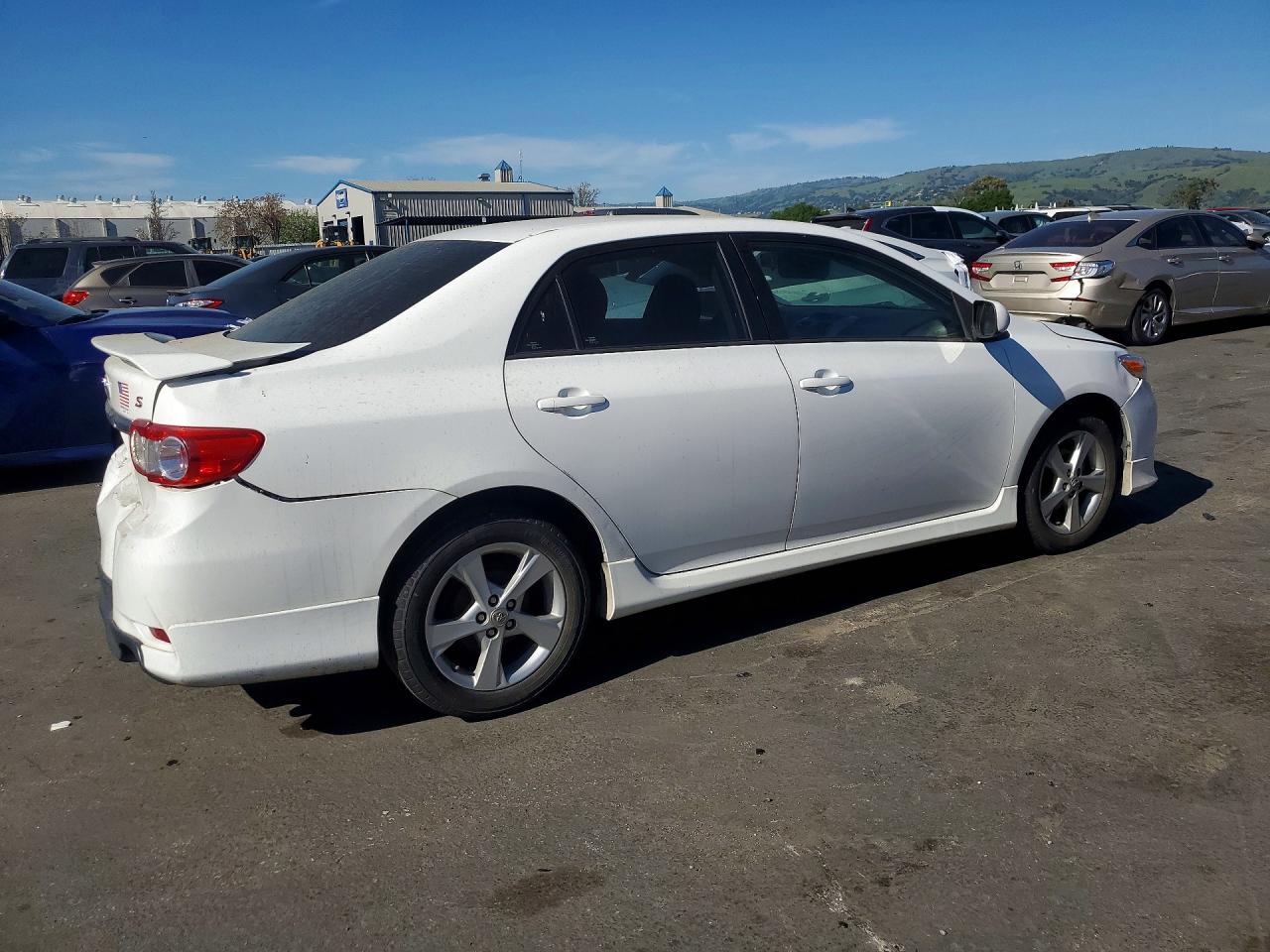 2013 Toyota Corolla S White vin: 2T1BU4EE9DC998637