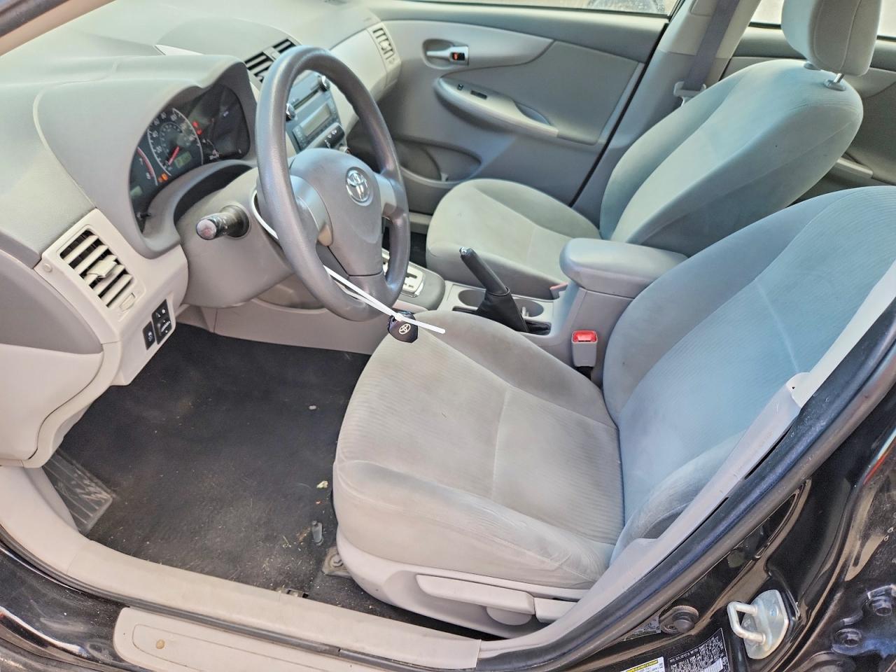 2010 Toyota Corolla Le Black vin: 2T1BU4EEXAC225591