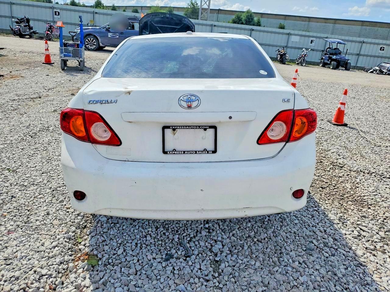 2010 Toyota Corolla Le White vin: 2T1BU4EEXAC231343