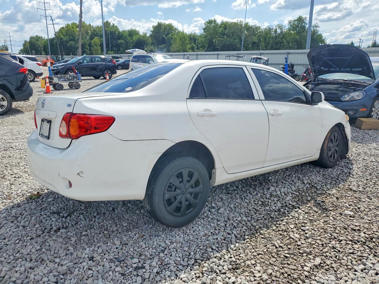 2010 Toyota Corolla Le White vin: 2T1BU4EEXAC231343