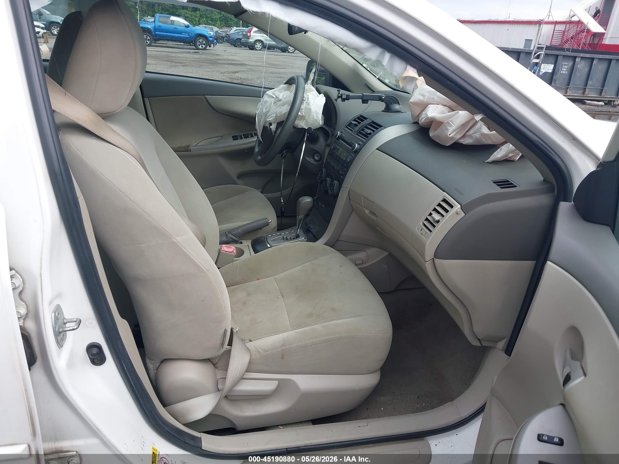 2010 Toyota Corolla Le White vin: 2T1BU4EEXAC246103