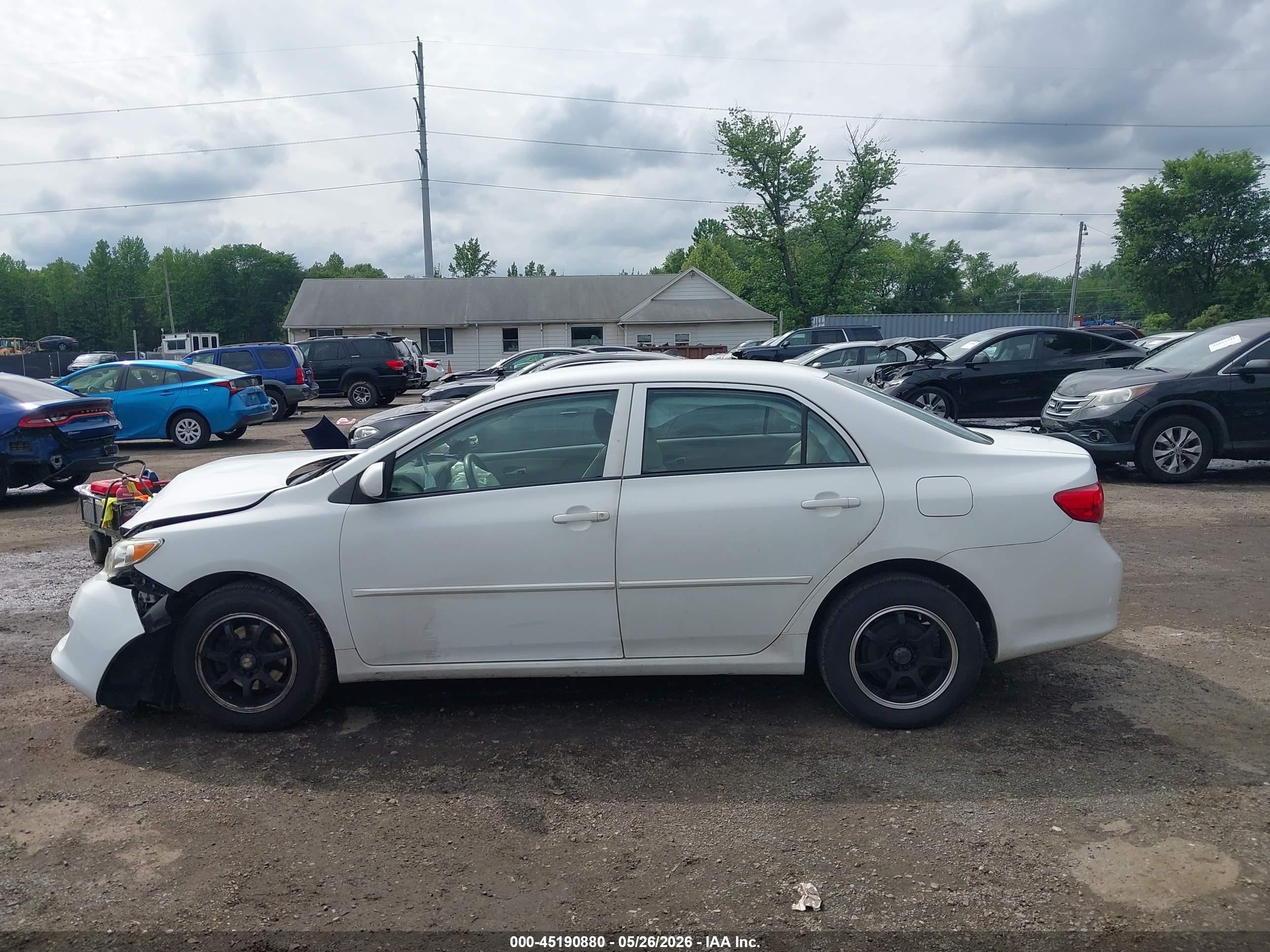 2010 Toyota Corolla Le White vin: 2T1BU4EEXAC246103