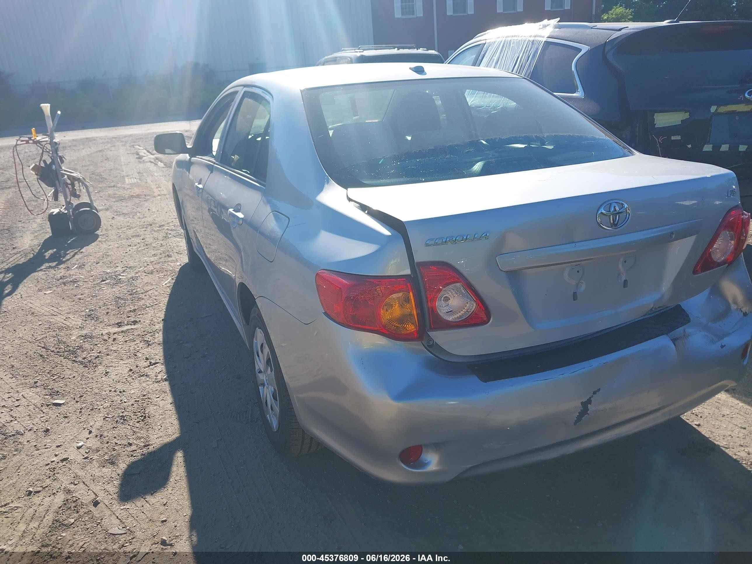 2010 Toyota Corolla Le Silver vin: 2T1BU4EEXAC252368