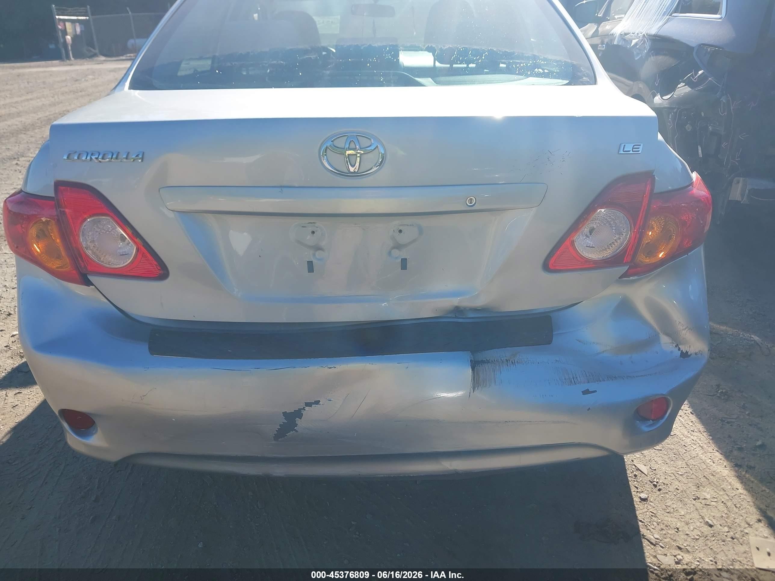 2010 Toyota Corolla Le Silver vin: 2T1BU4EEXAC252368