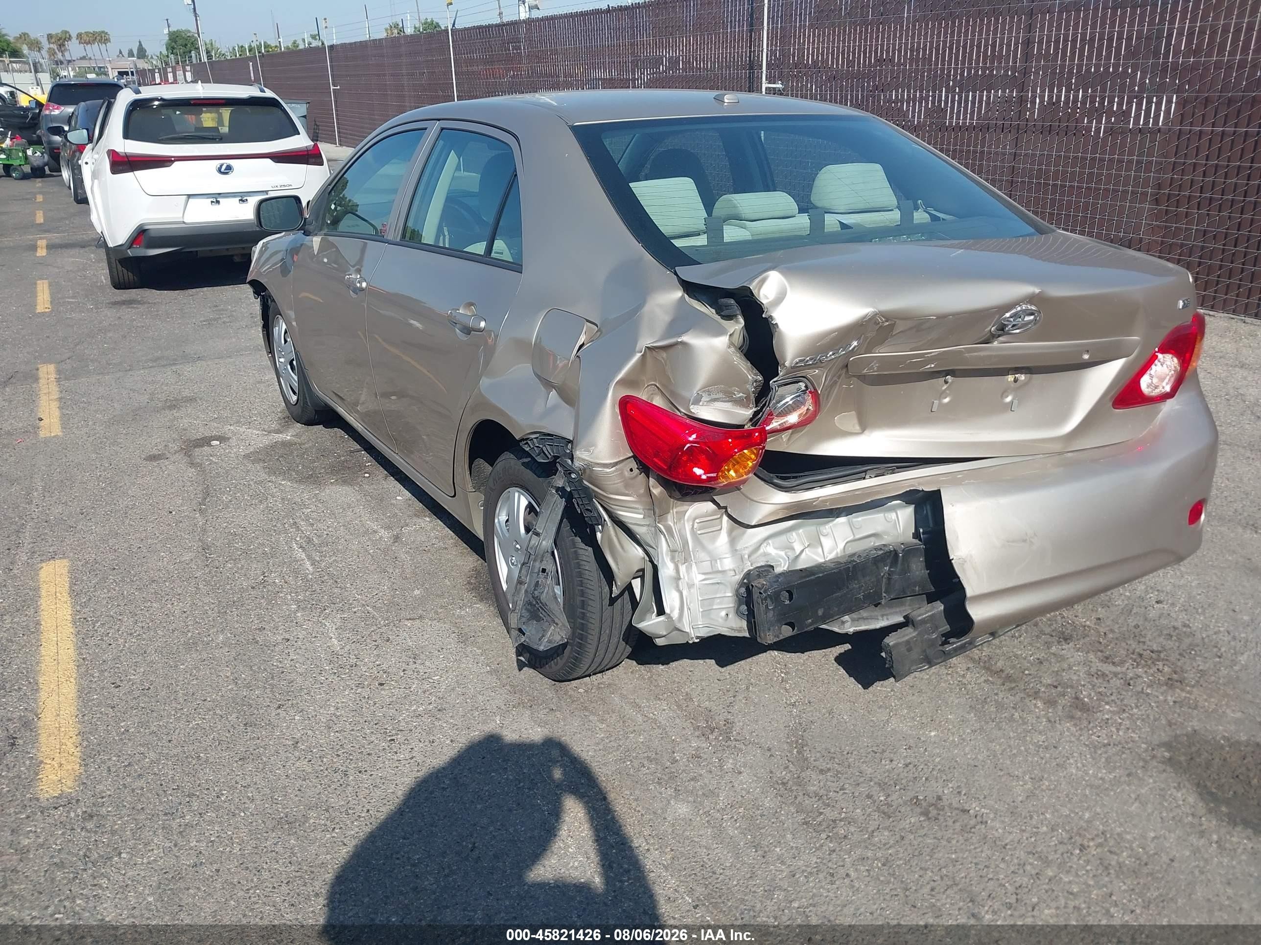2010 Toyota Corolla Ce Champagne vin: 2T1BU4EEXAC257327