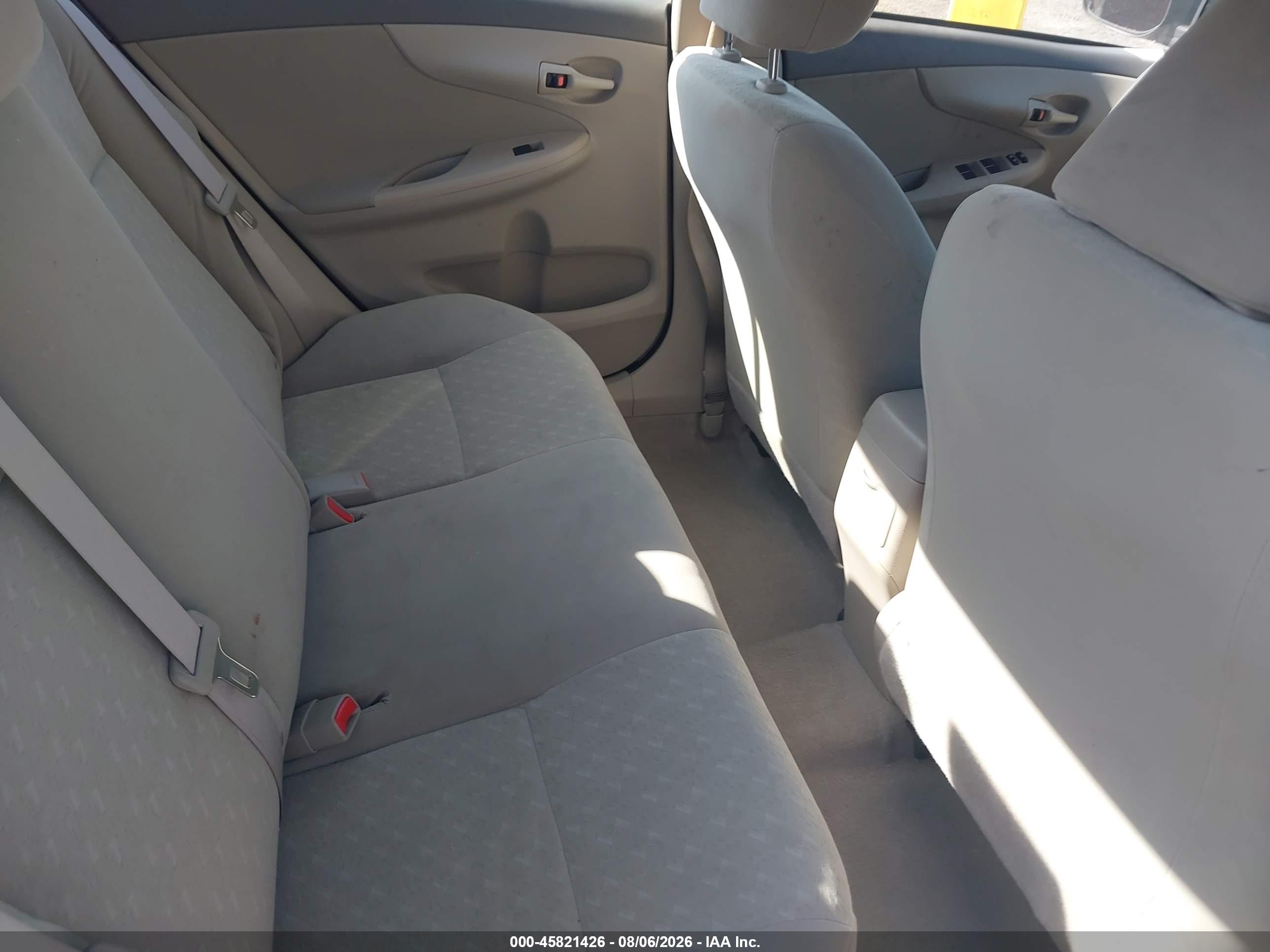 2010 Toyota Corolla Ce Champagne vin: 2T1BU4EEXAC257327