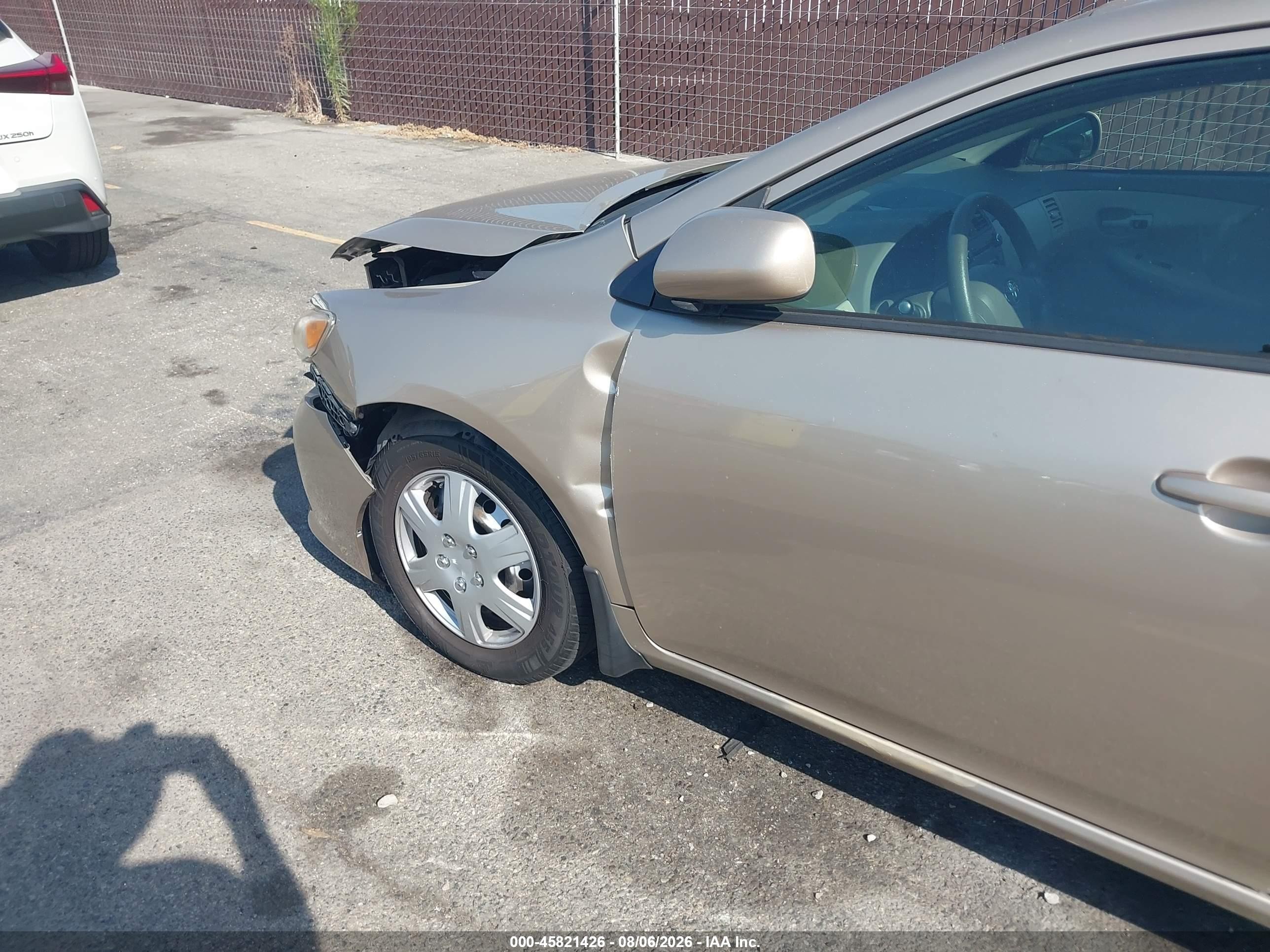 2010 Toyota Corolla Ce Champagne vin: 2T1BU4EEXAC257327