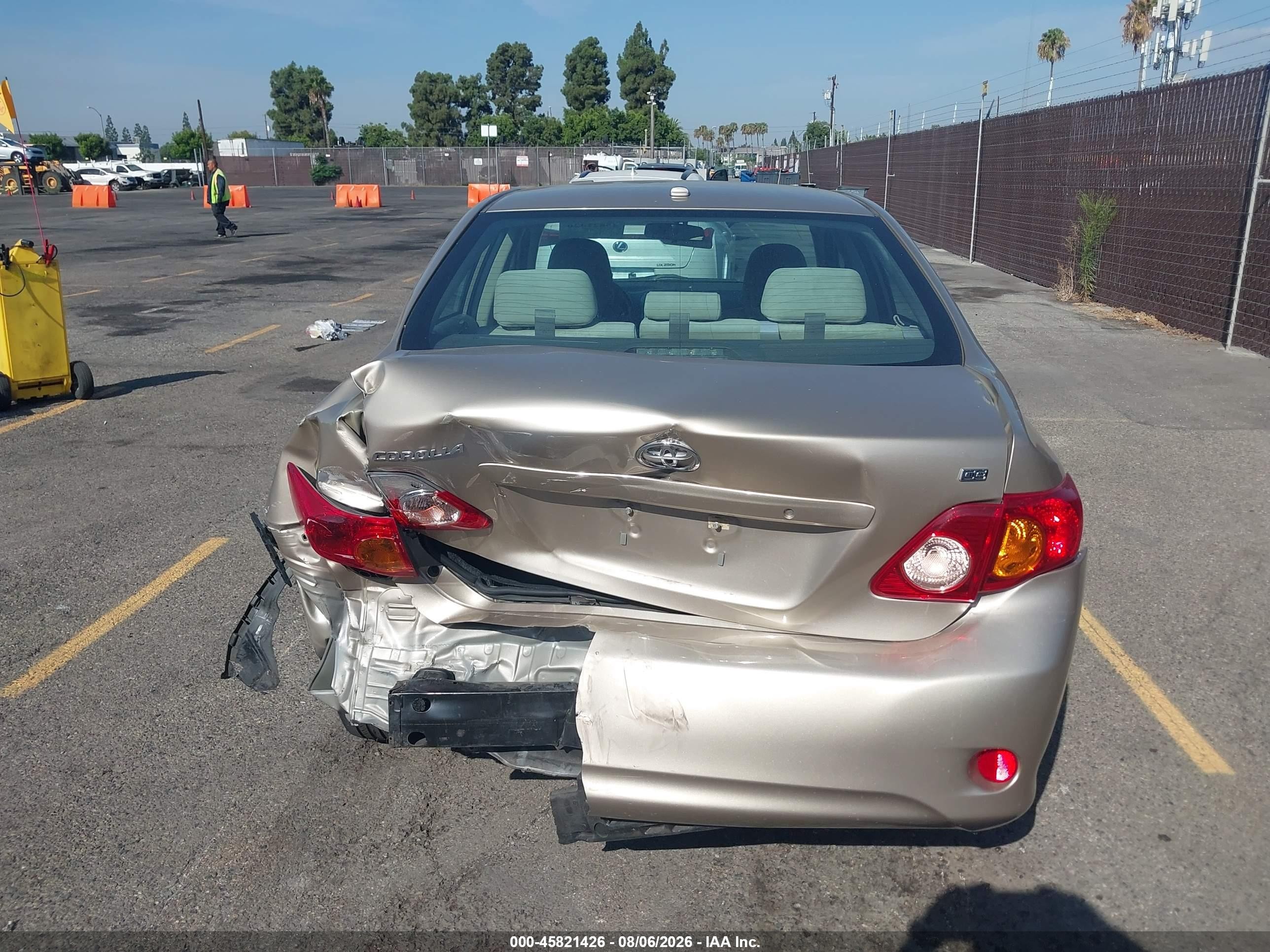 2010 Toyota Corolla Ce Champagne vin: 2T1BU4EEXAC257327