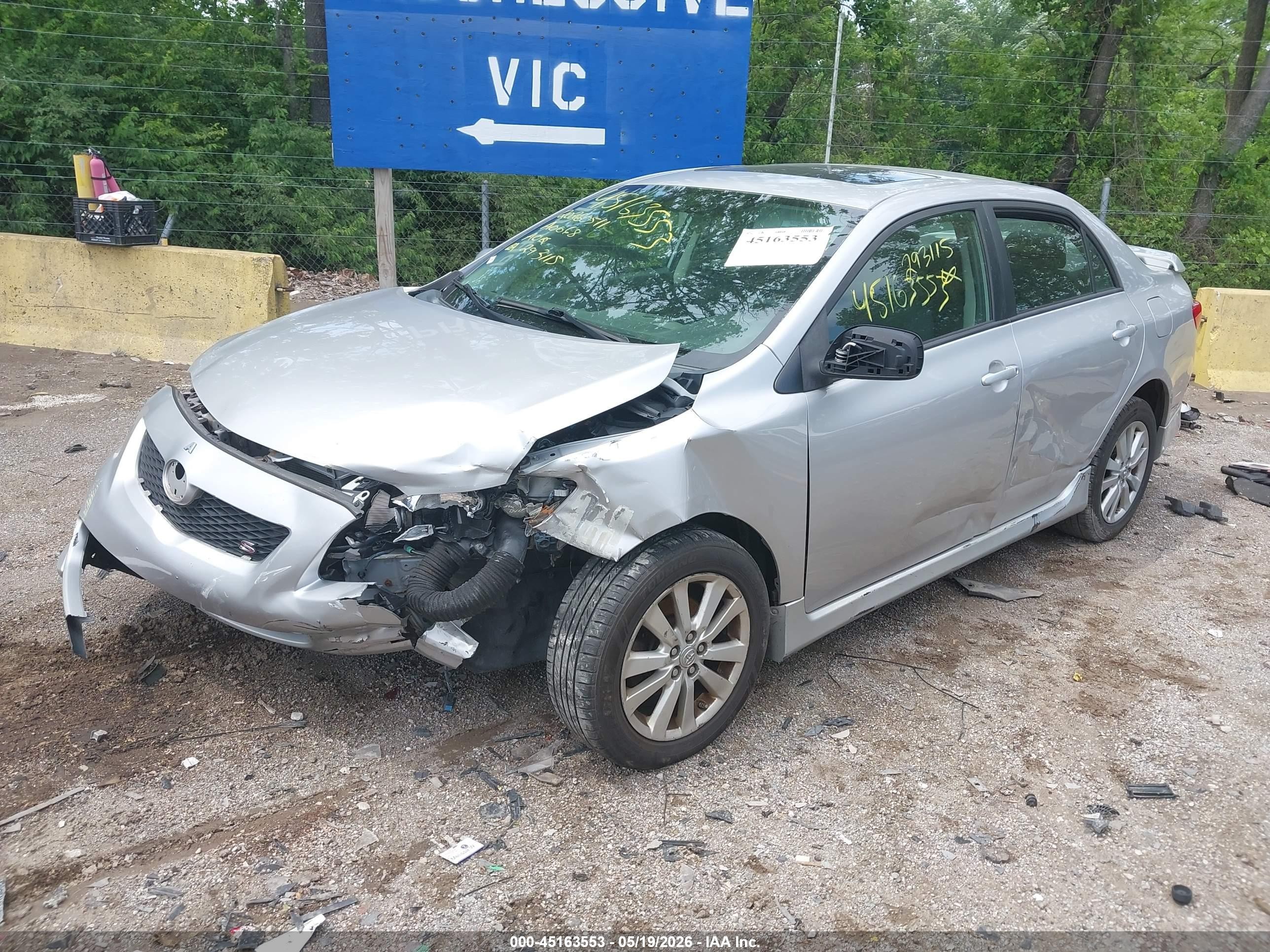 2010 Toyota Corolla S Silver vin: 2T1BU4EEXAC293115