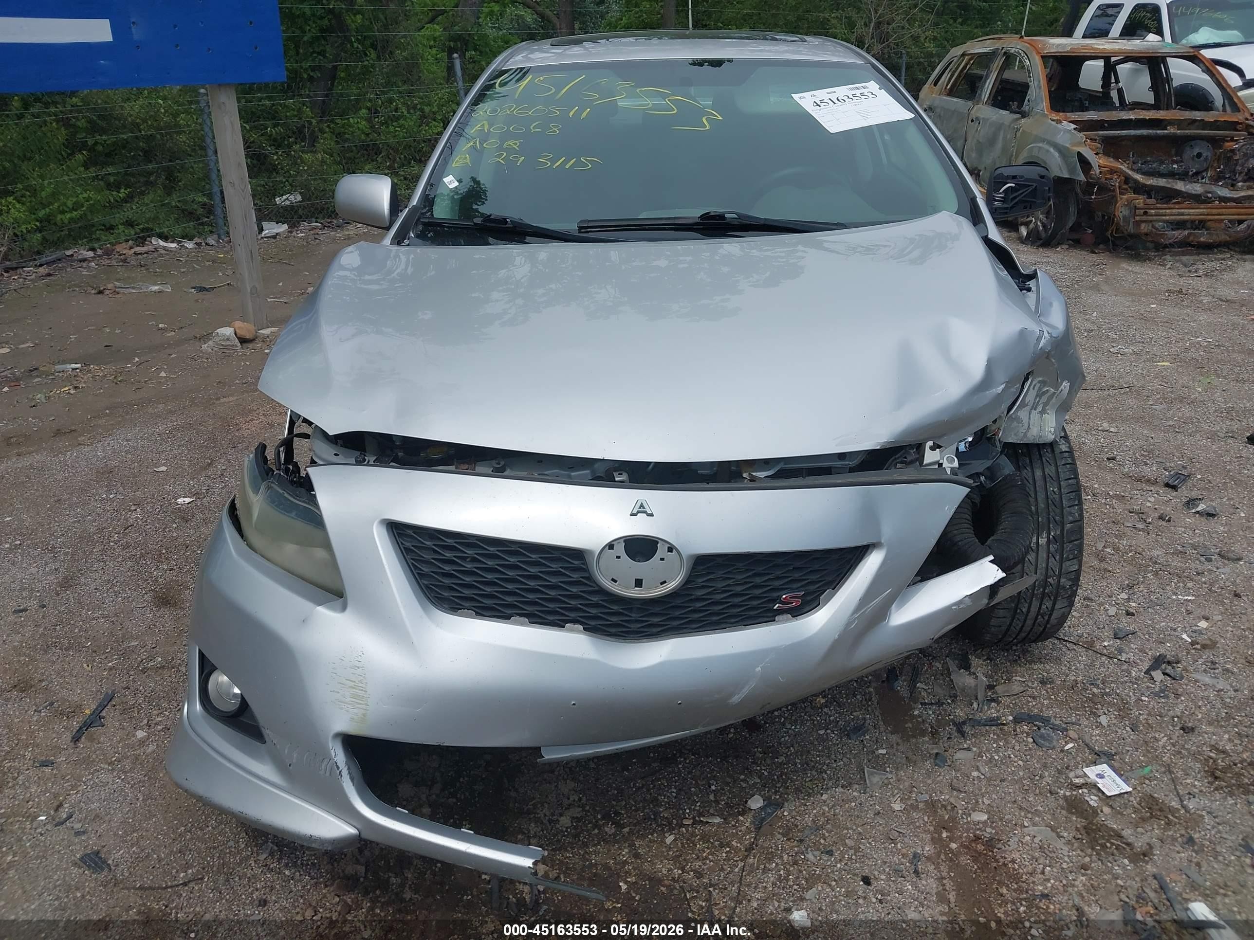 2010 Toyota Corolla S Silver vin: 2T1BU4EEXAC293115