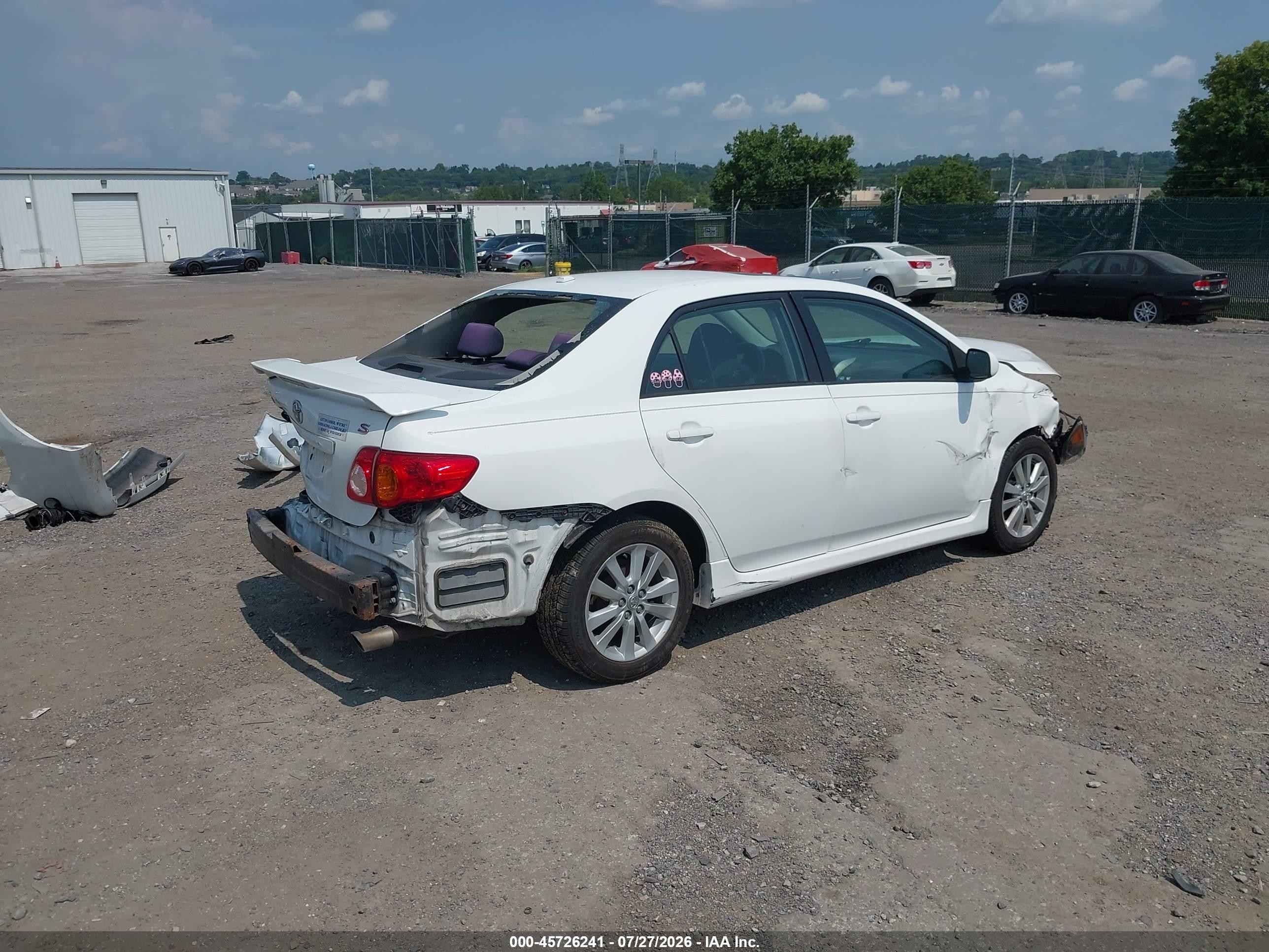 2010 Toyota Corolla S Белый vin: 2T1BU4EEXAC297696