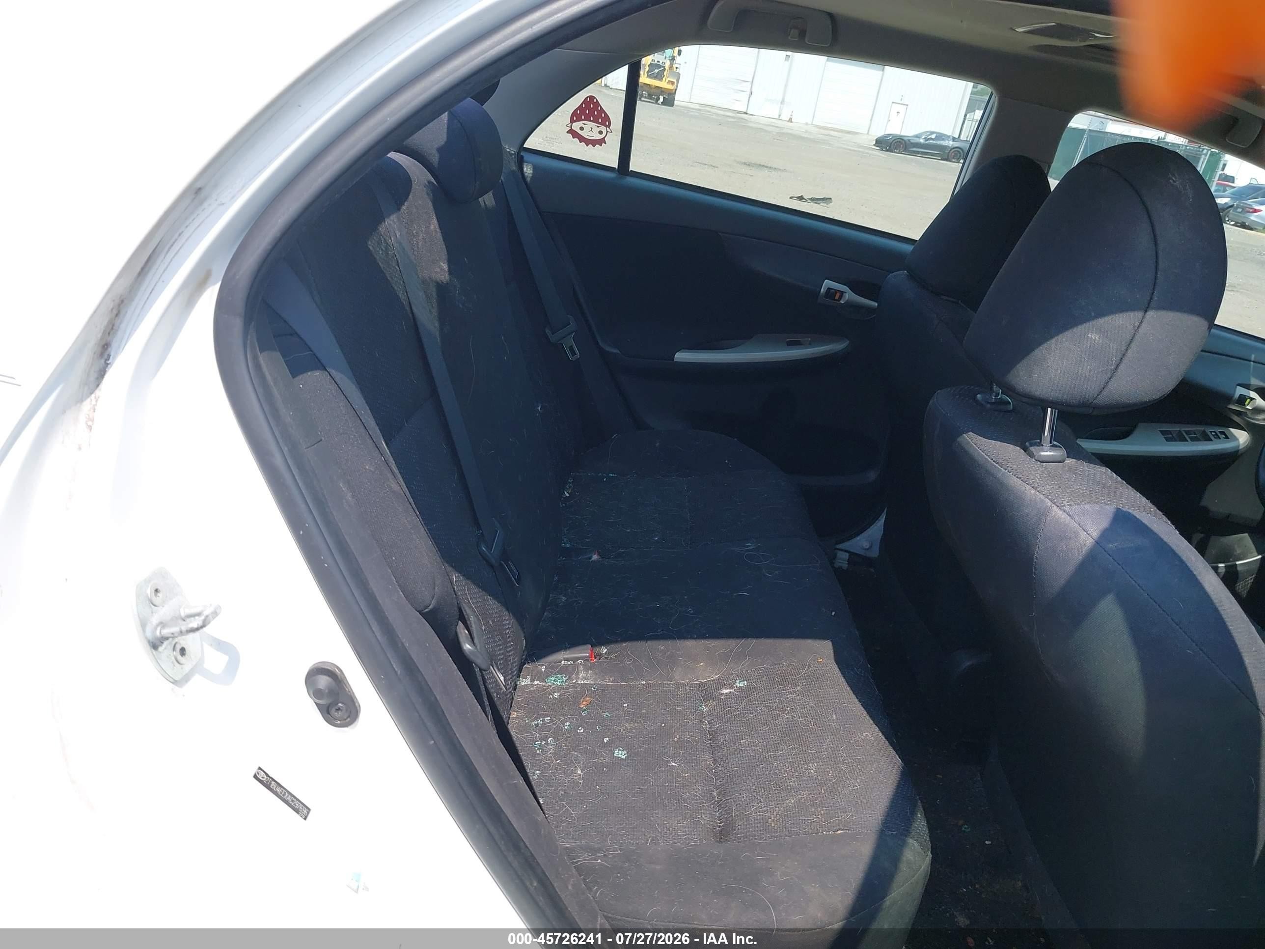 2010 Toyota Corolla S Белый vin: 2T1BU4EEXAC297696