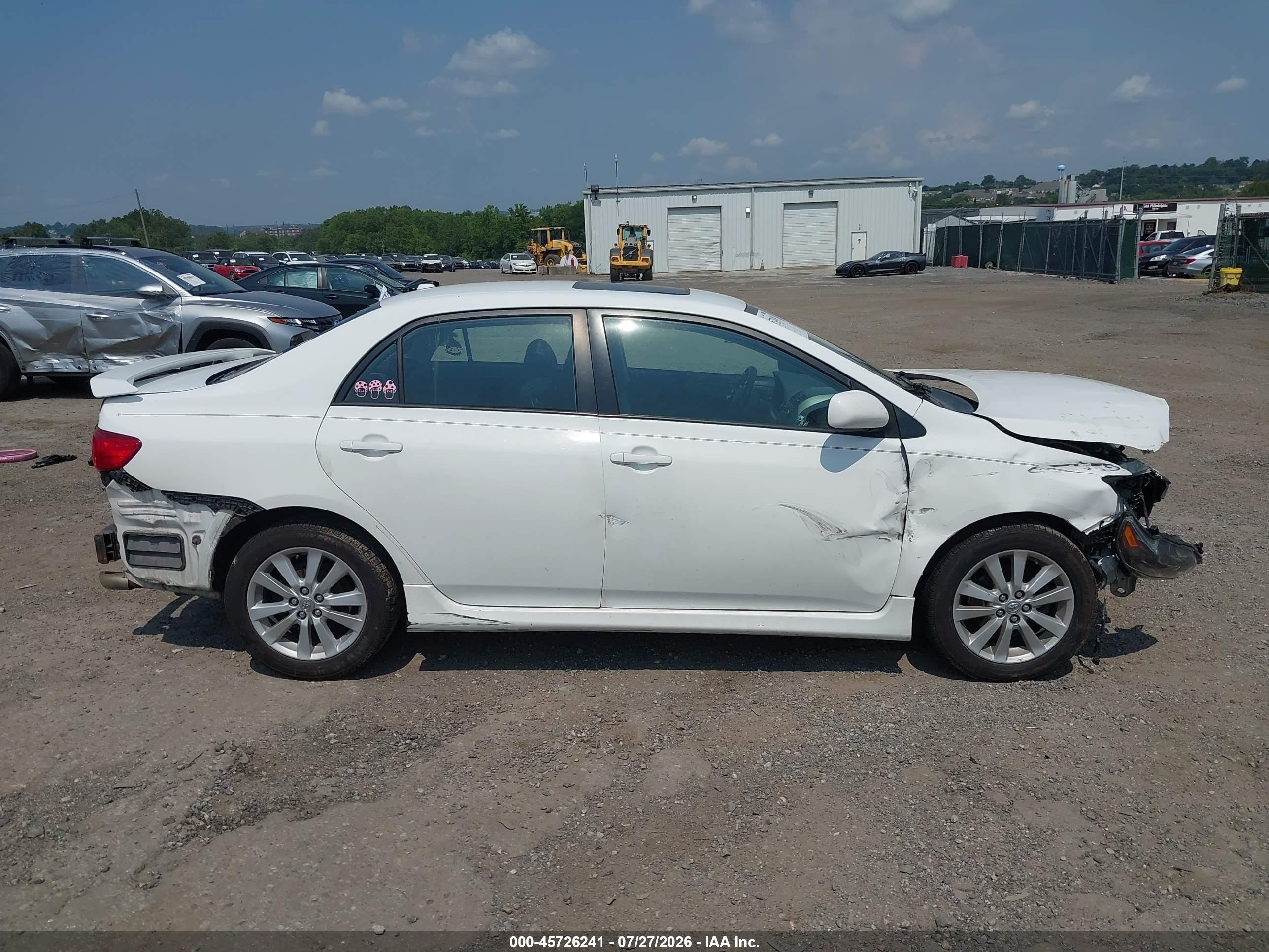2010 Toyota Corolla S Белый vin: 2T1BU4EEXAC297696