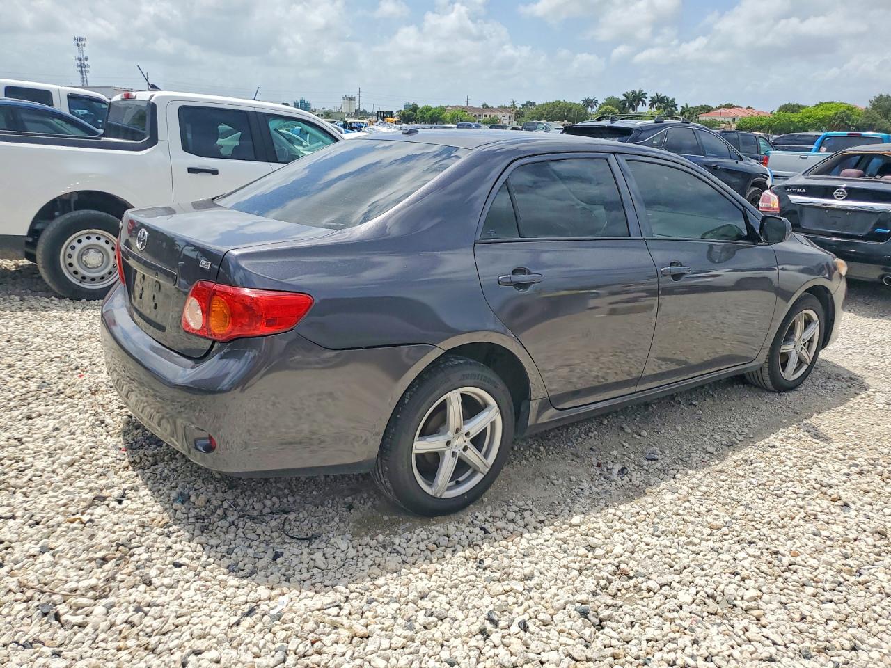 2010 Toyota Corolla Le Gray vin: 2T1BU4EEXAC300368