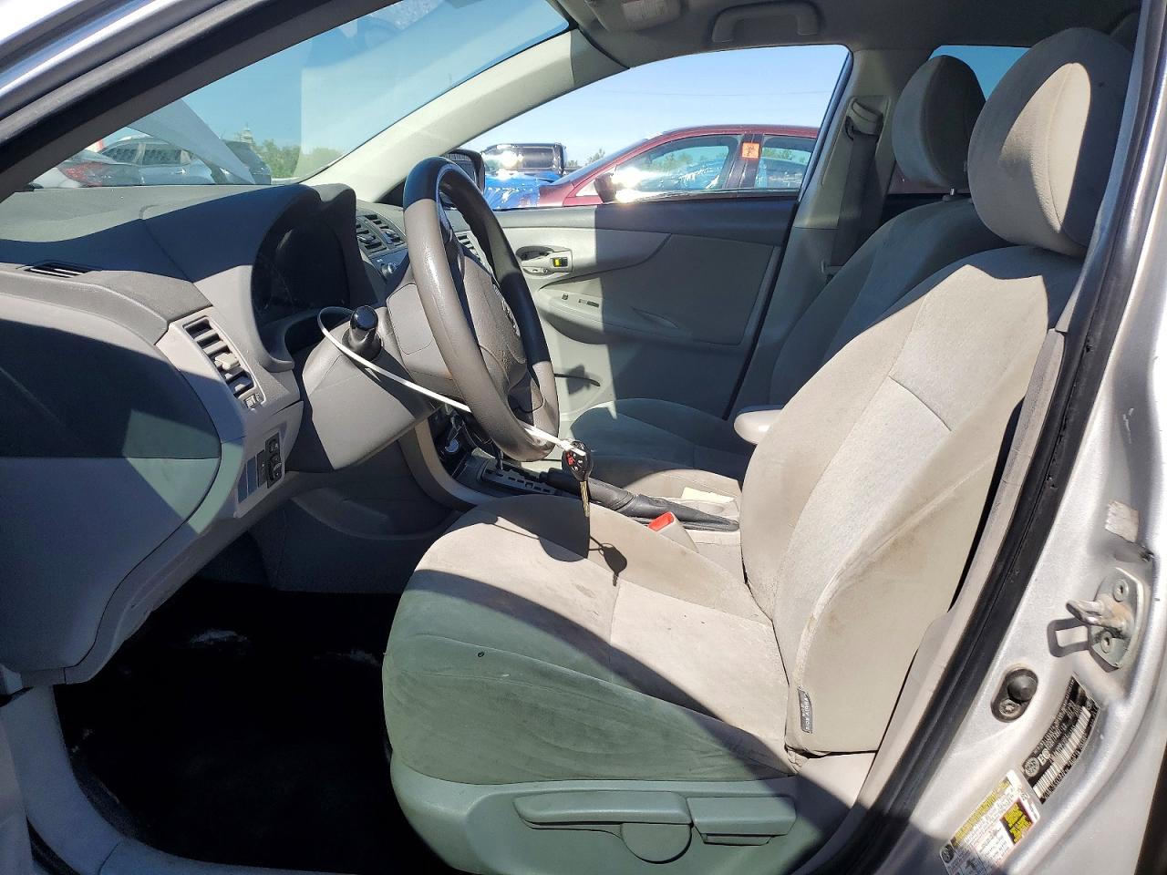 2010 Toyota Corolla Base Серебряный vin: 2T1BU4EEXAC304484