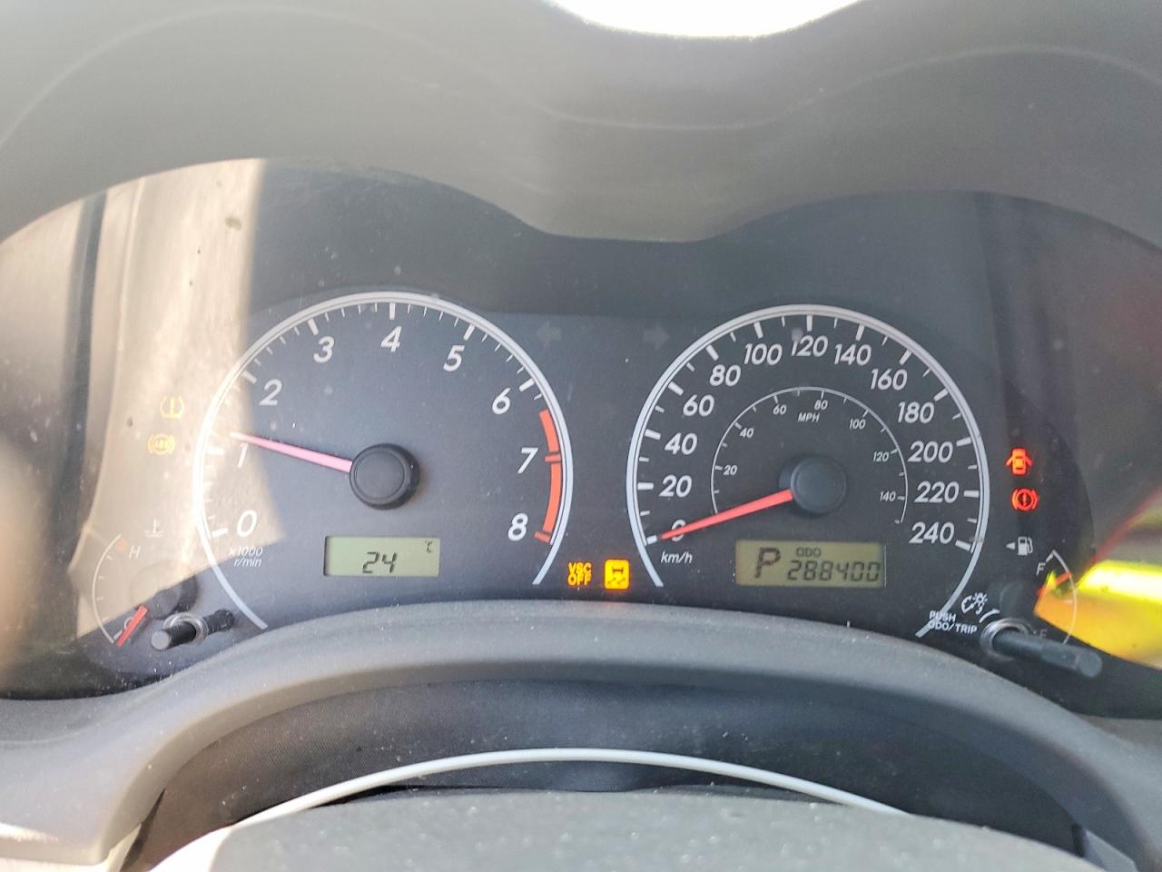 2010 Toyota Corolla Base Серебряный vin: 2T1BU4EEXAC304484
