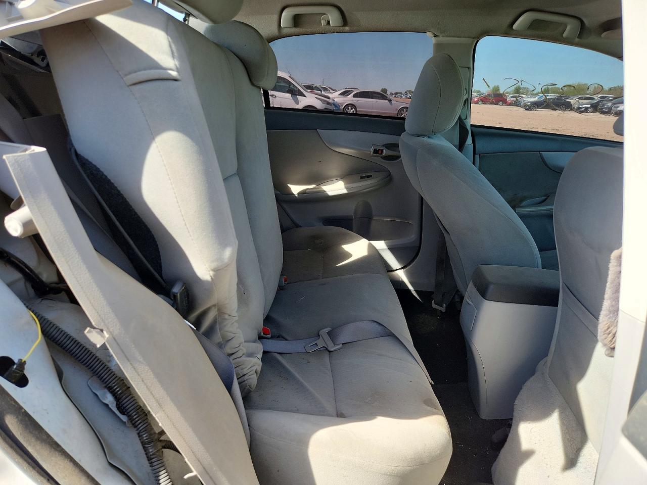 2010 Toyota Corolla Белый vin: 2T1BU4EEXAC337467
