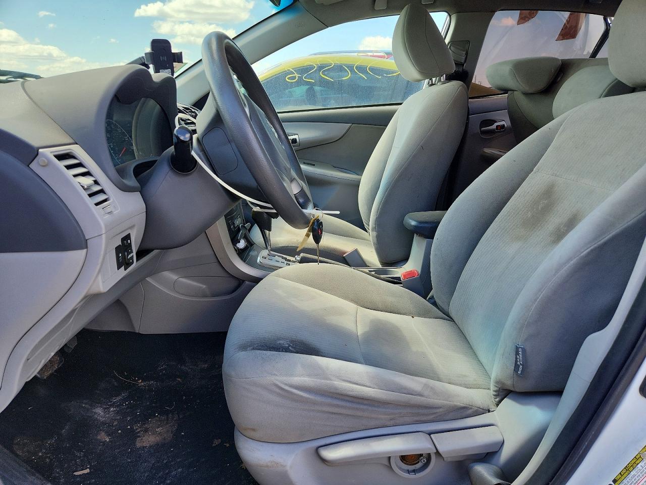 2010 Toyota Corolla Белый vin: 2T1BU4EEXAC337467