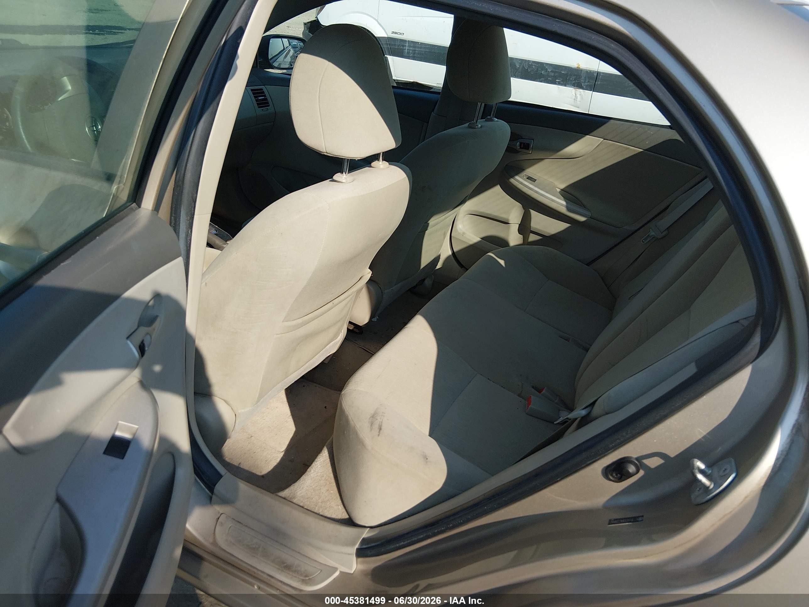 2010 Toyota Corolla Le Beige vin: 2T1BU4EEXAC338442