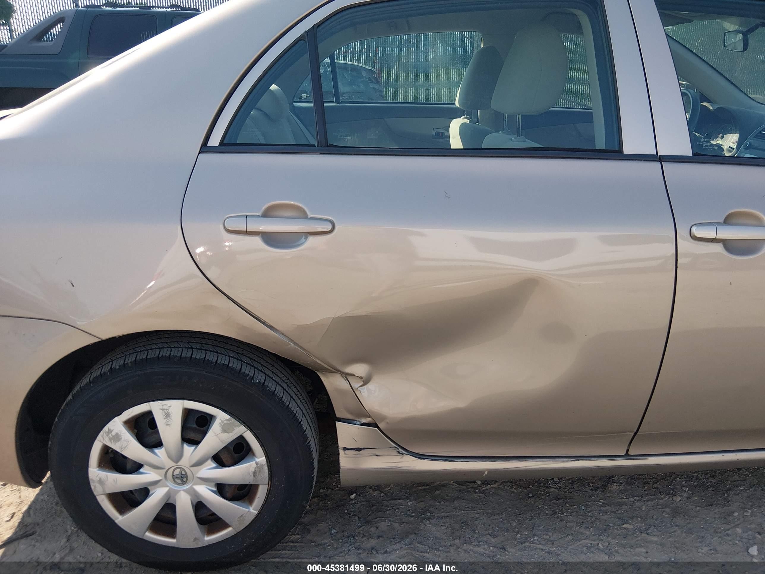 2010 Toyota Corolla Le Beige vin: 2T1BU4EEXAC338442
